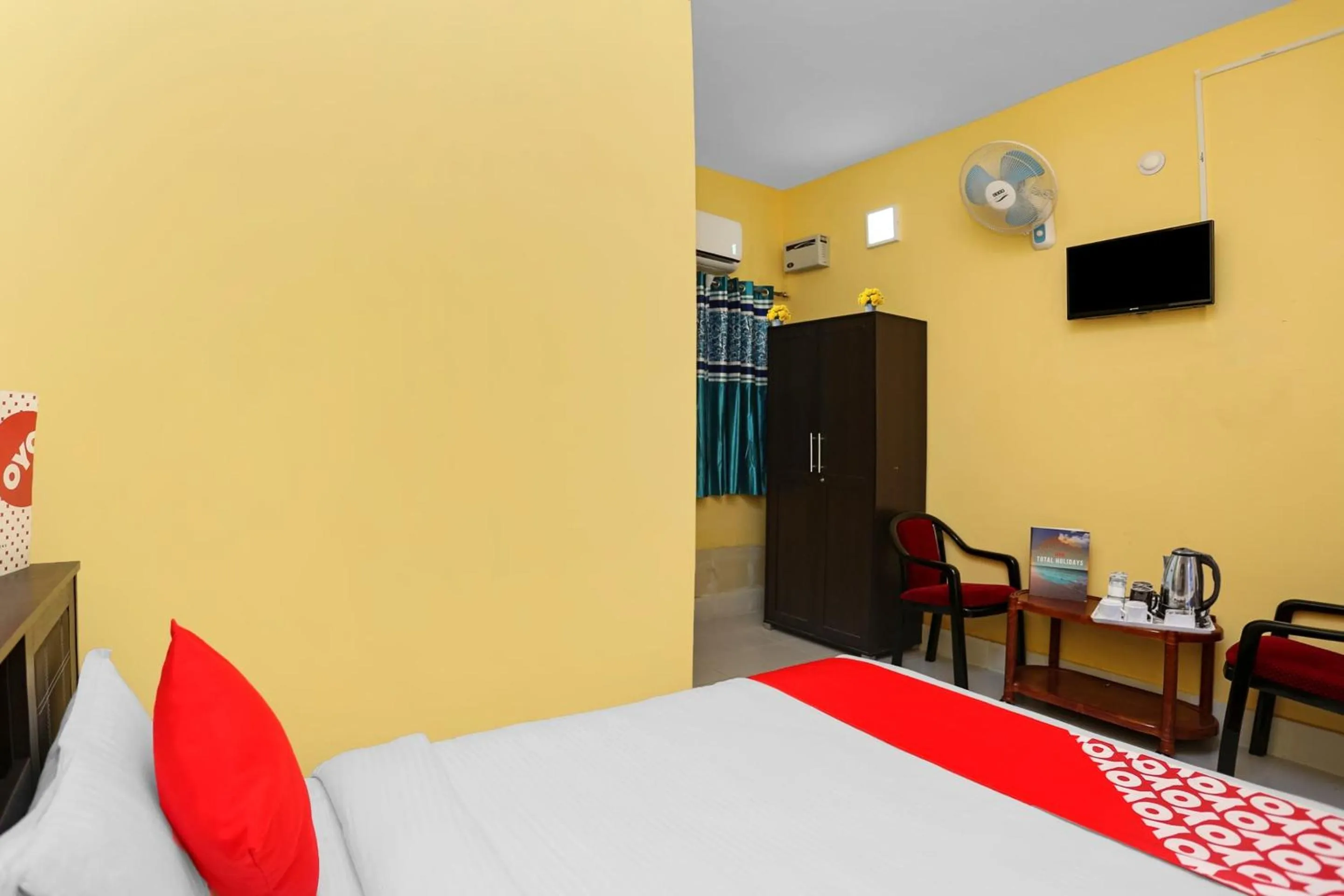 Bedroom, Bed in Hotel O Seven Inn