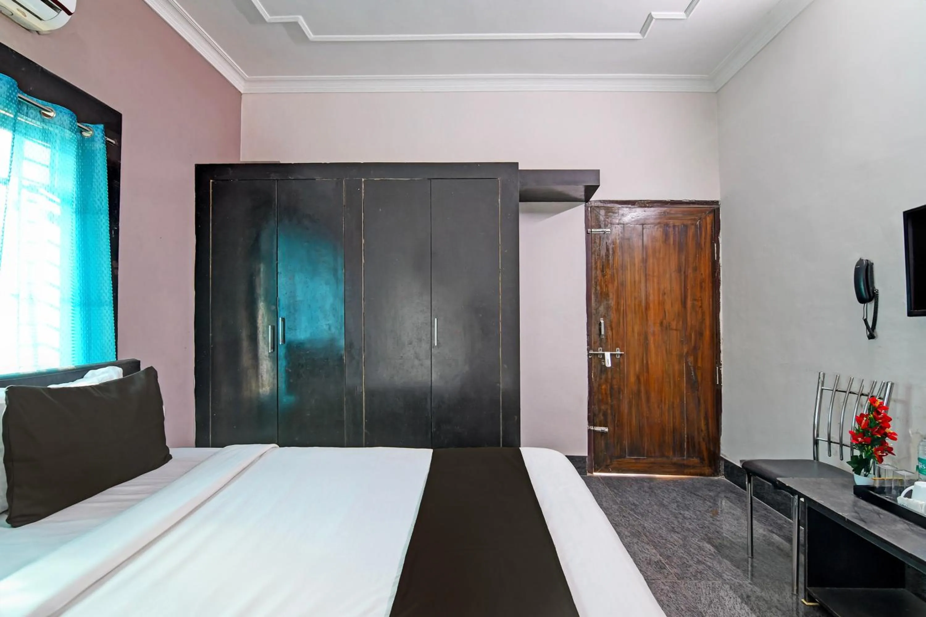 Bedroom, Bed in Hotel O Regal Stays