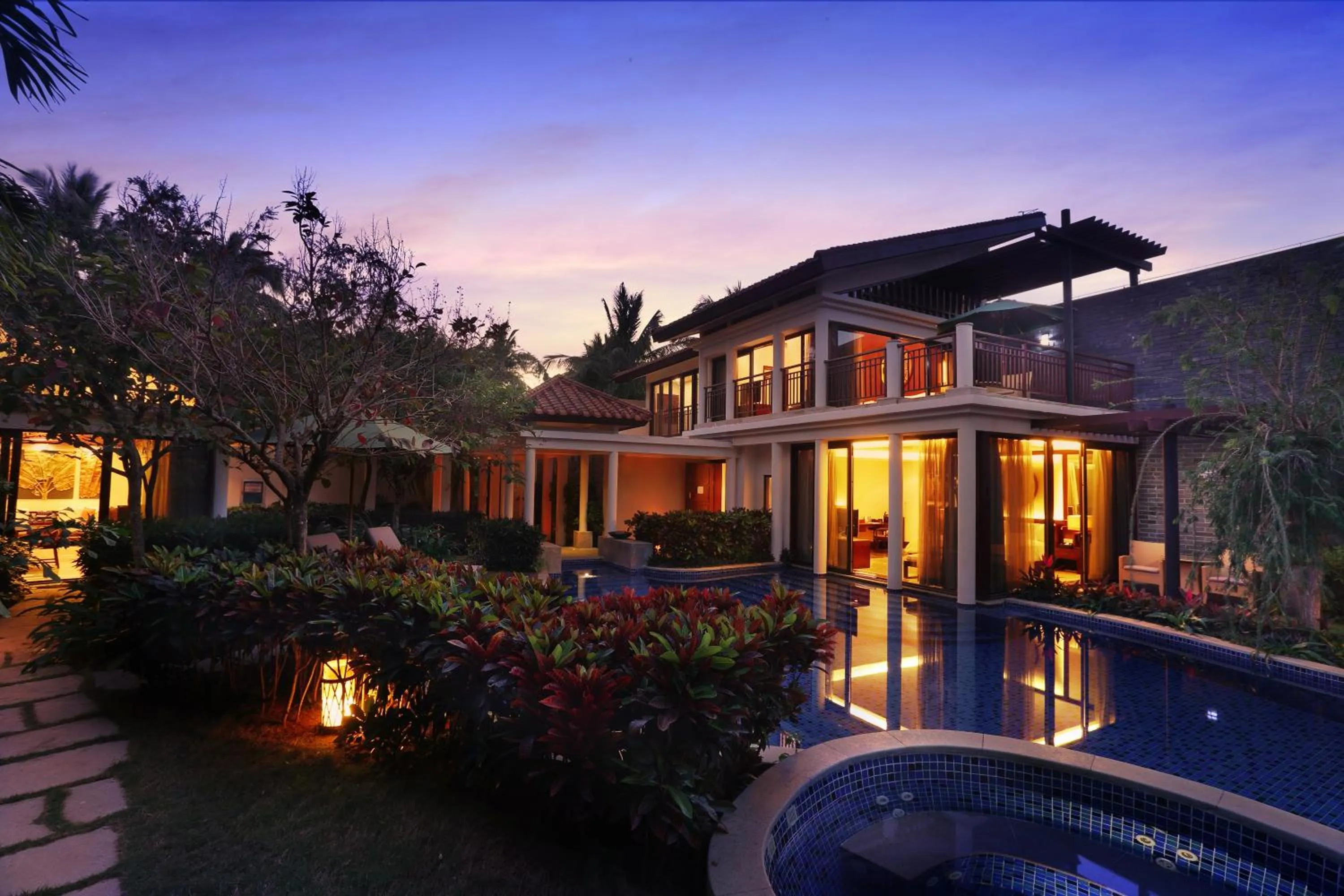 Swimming pool in Banyan Tree Sanya