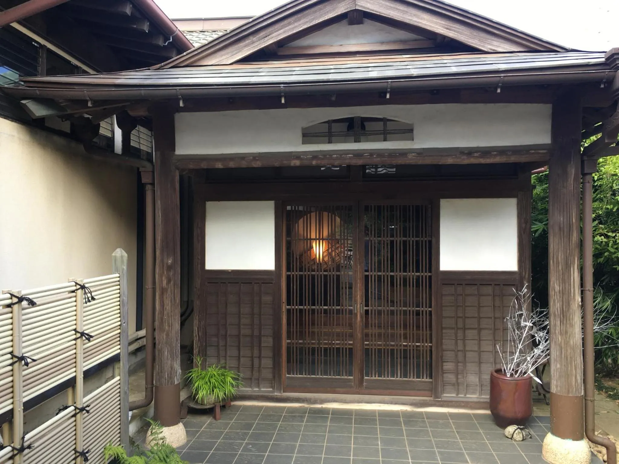 Facade/entrance in Masugataya Ryokan