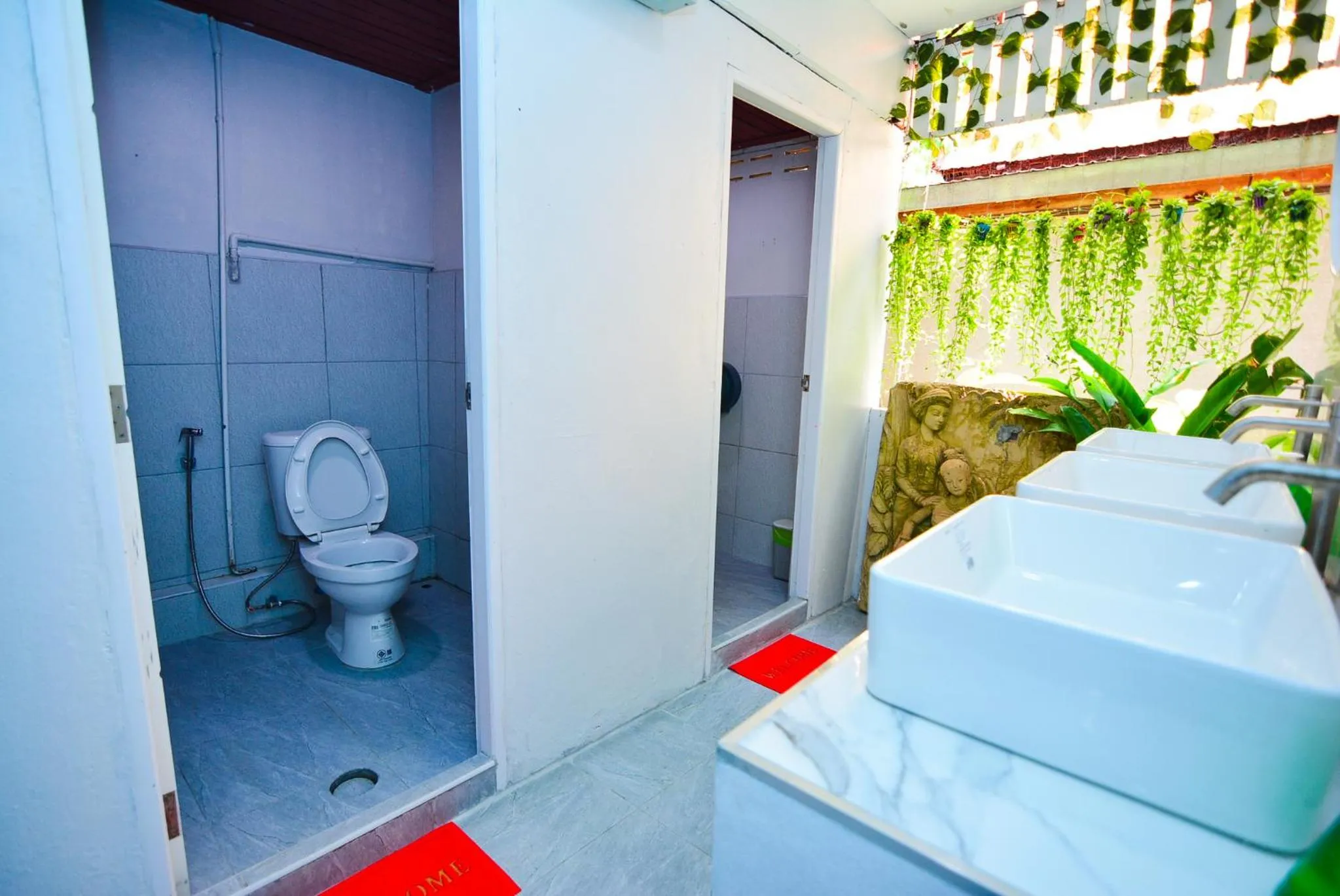 Toilet in Eclipse Hostel and Bar