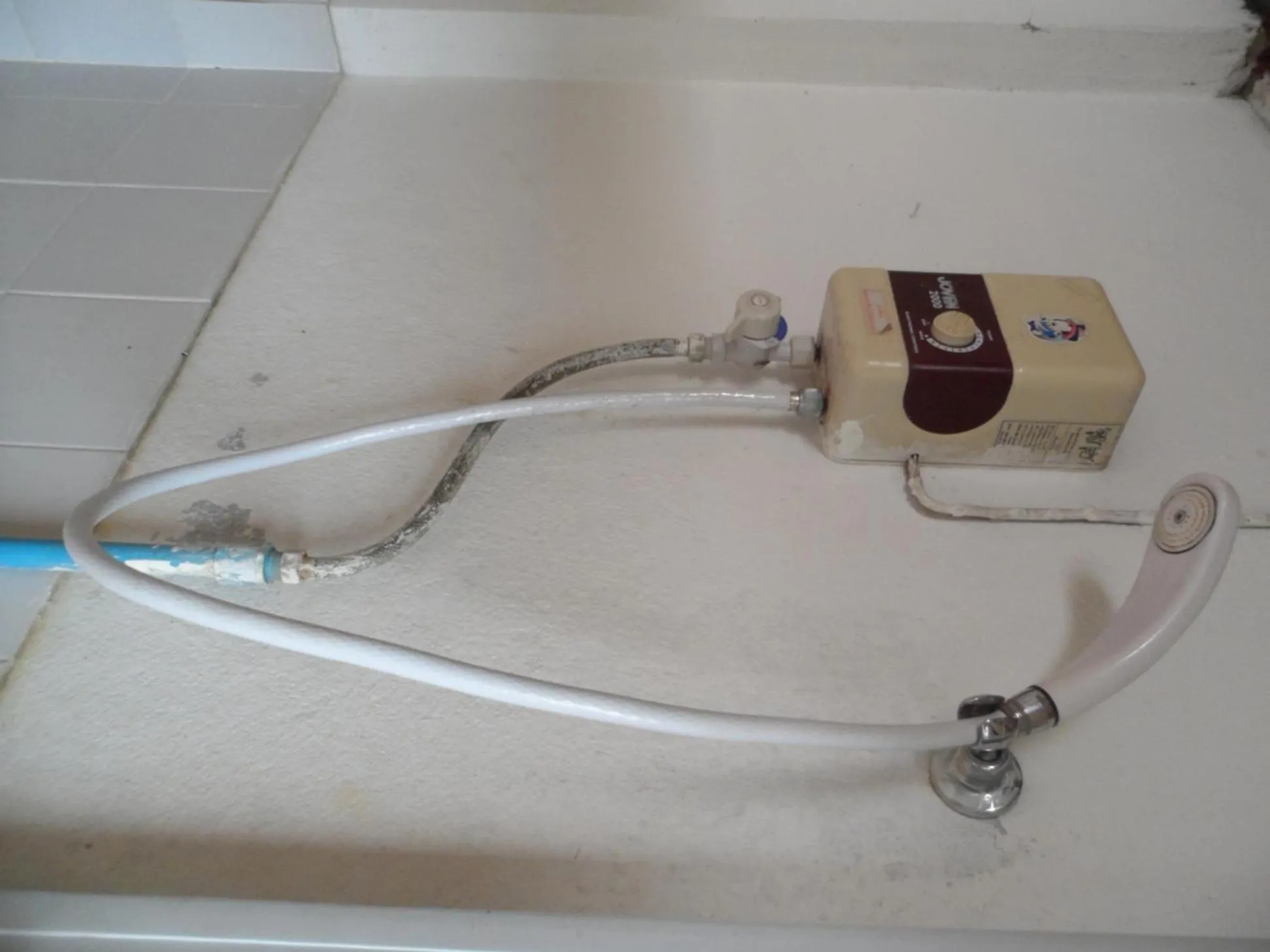 Toilet in Rainbow House Pai