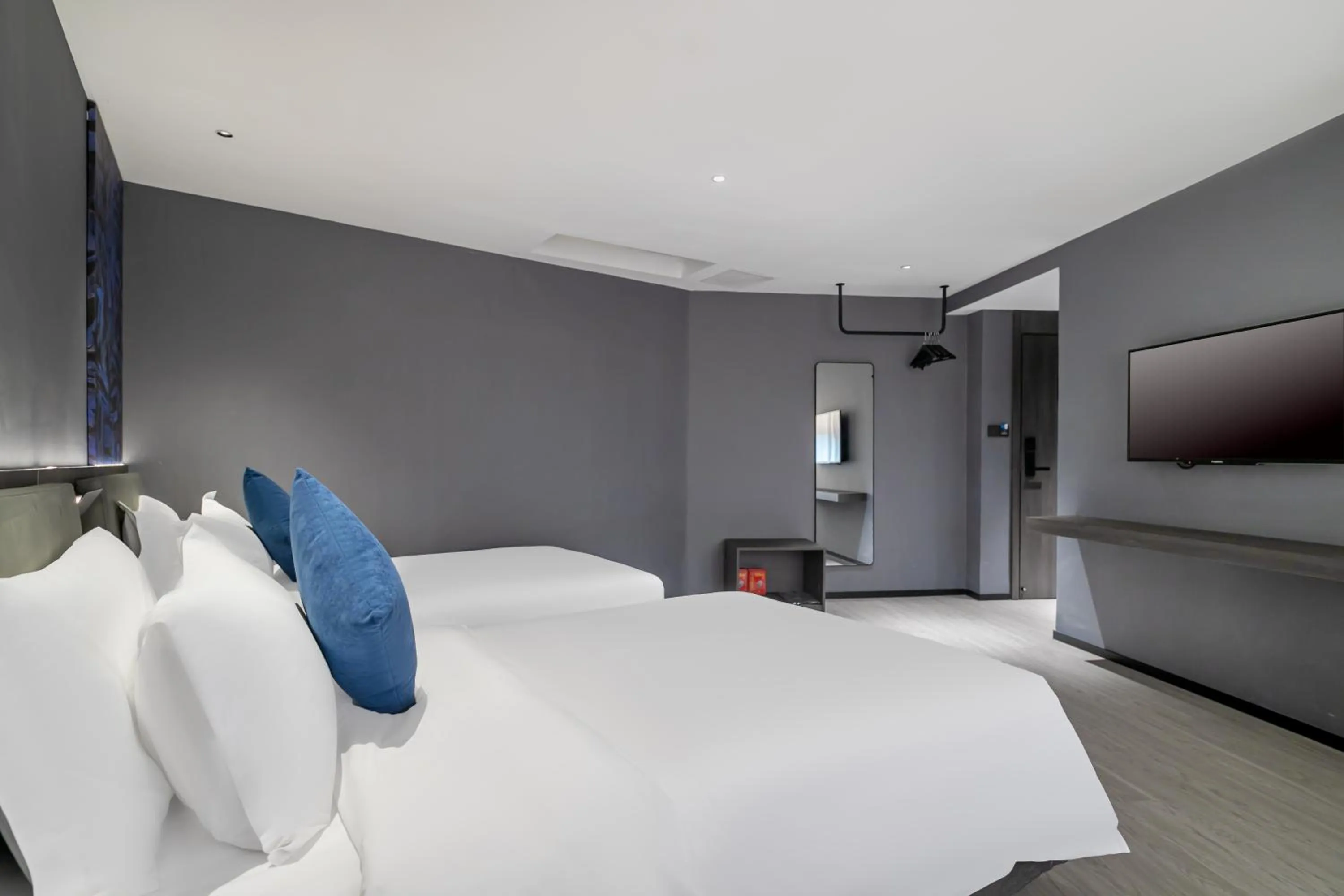 Bedroom, Bed in Insail Hotels (Guangyuanxincun Jingtai Pedestrian Street Guangzhou)