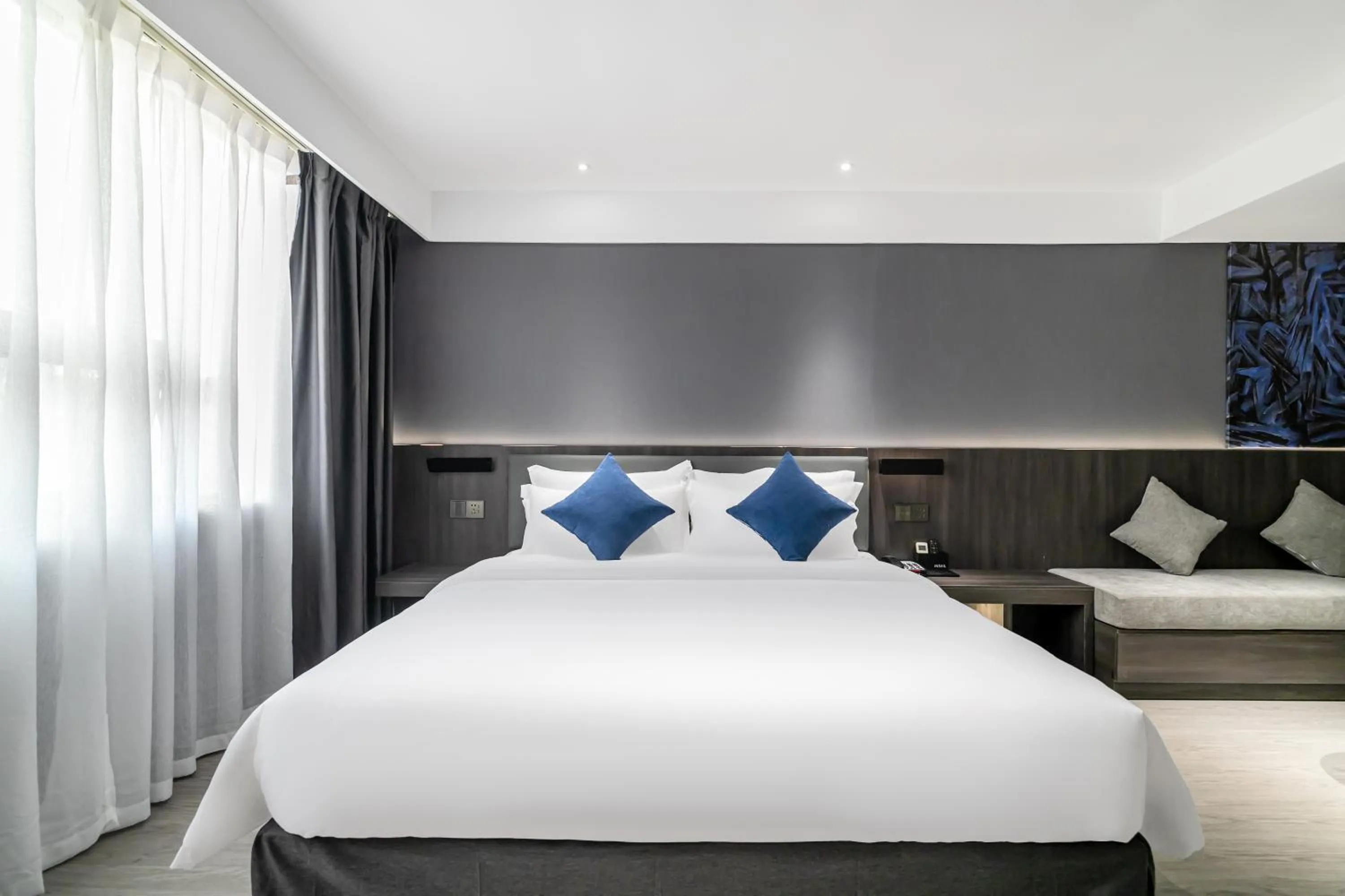 Bed in Insail Hotels (Guangyuanxincun Jingtai Pedestrian Street Guangzhou)