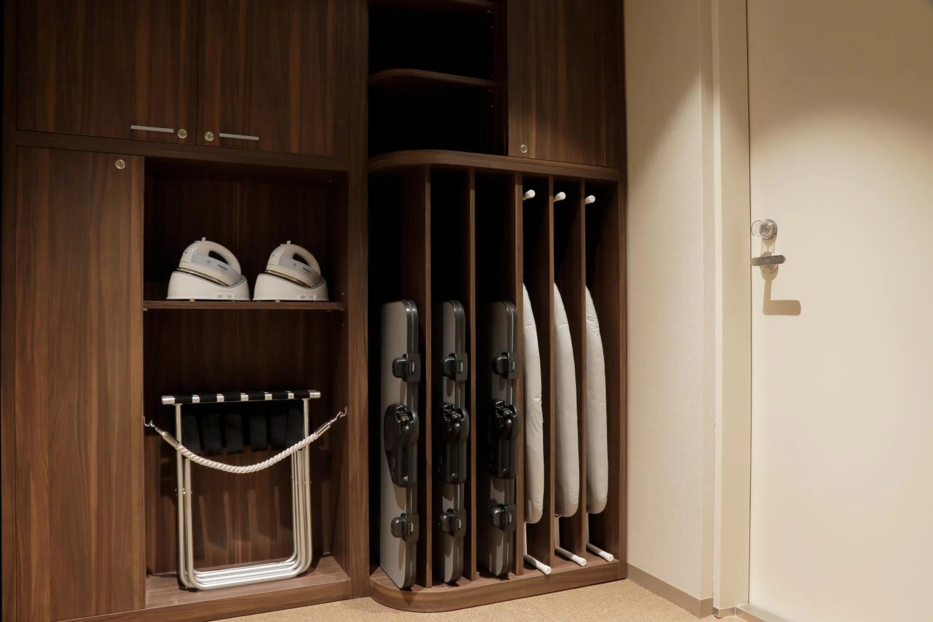 Business facilities in Miyako City Tokyo Takanawa