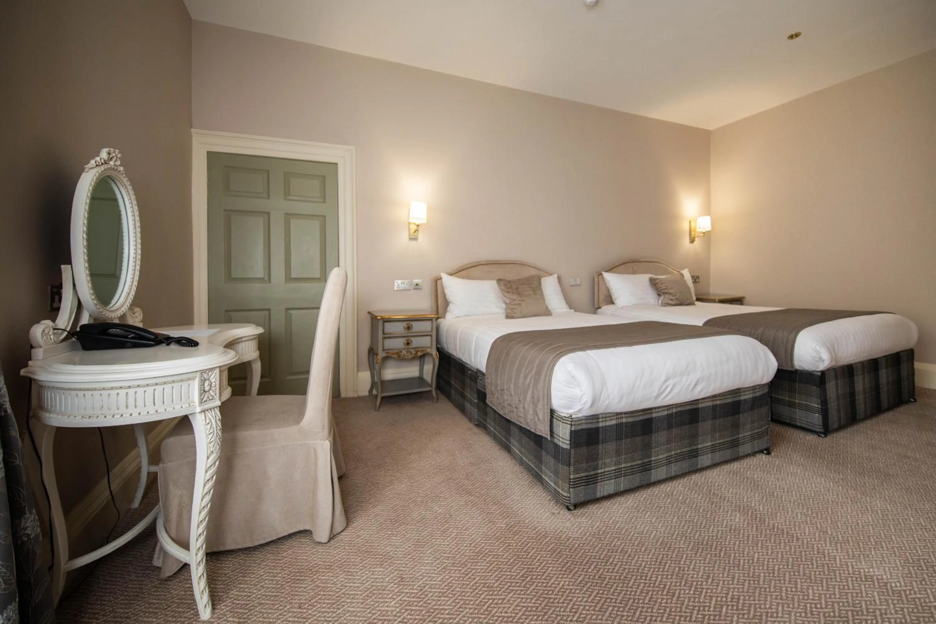 Bedroom, Bed in Owston Hall Hotel