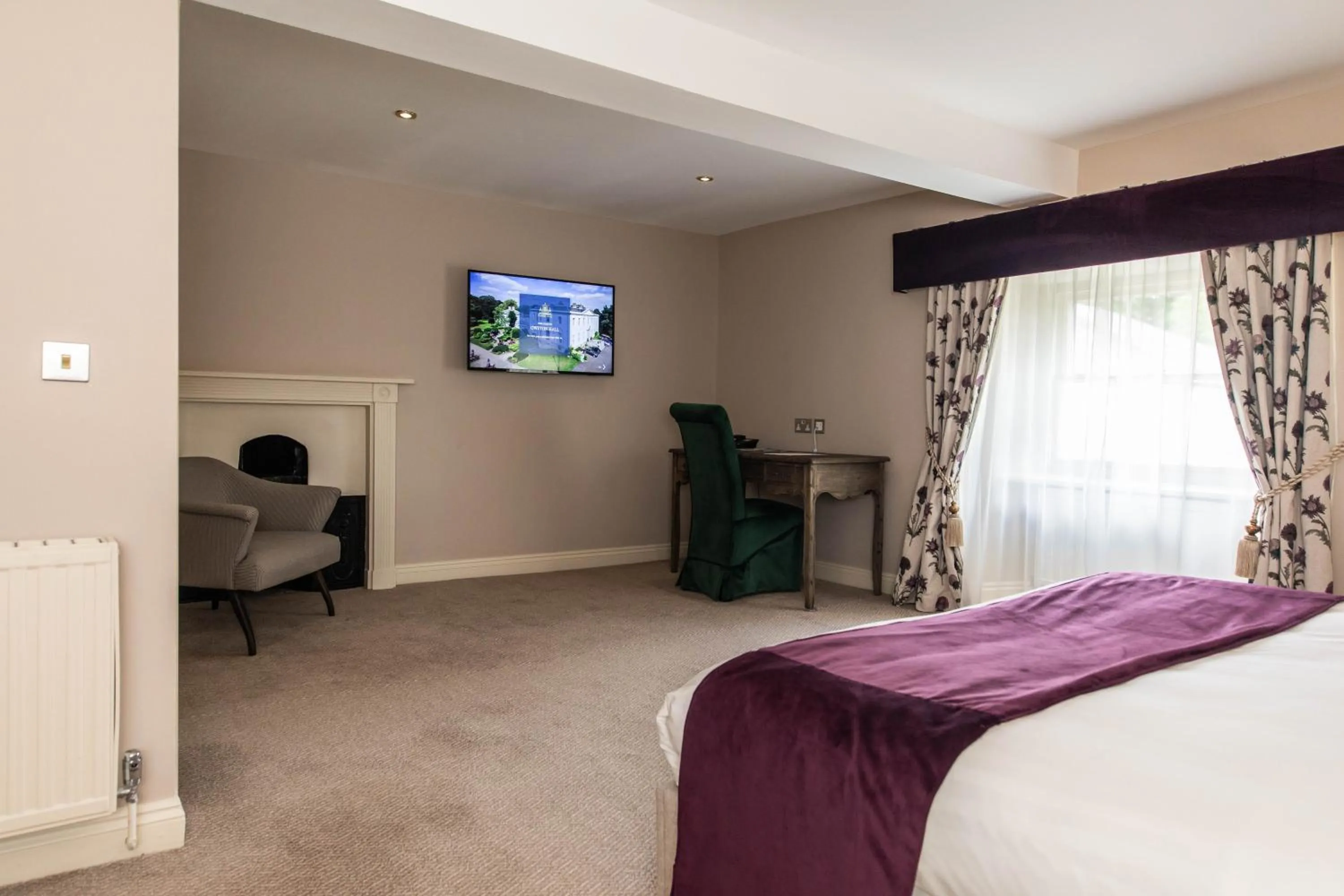 Bedroom, Bed in Owston Hall Hotel