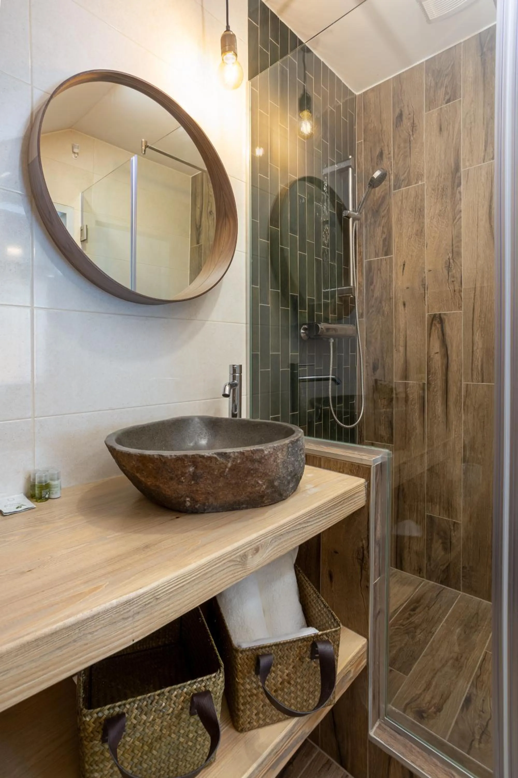 Shower in Bauer Resort Countryside Retreat