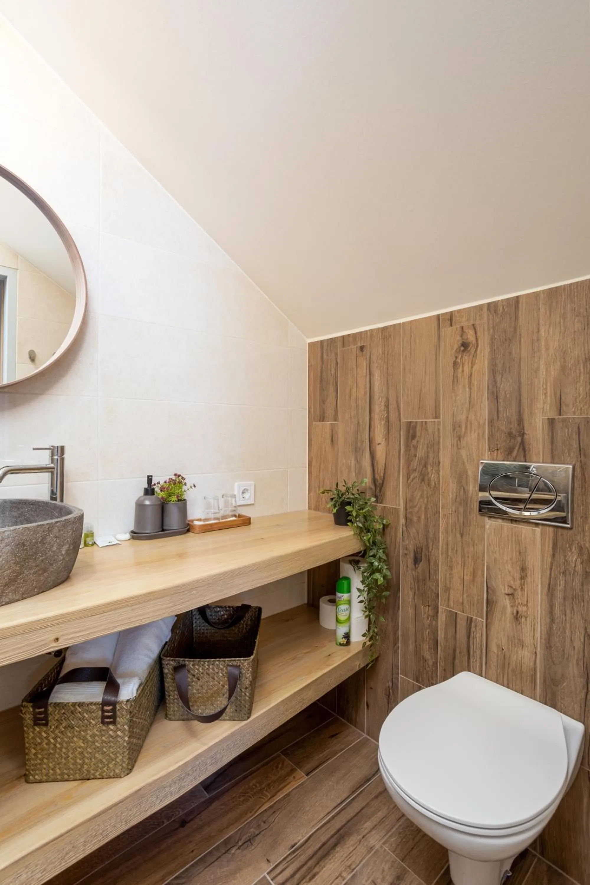 Toilet in Bauer Resort Countryside Retreat