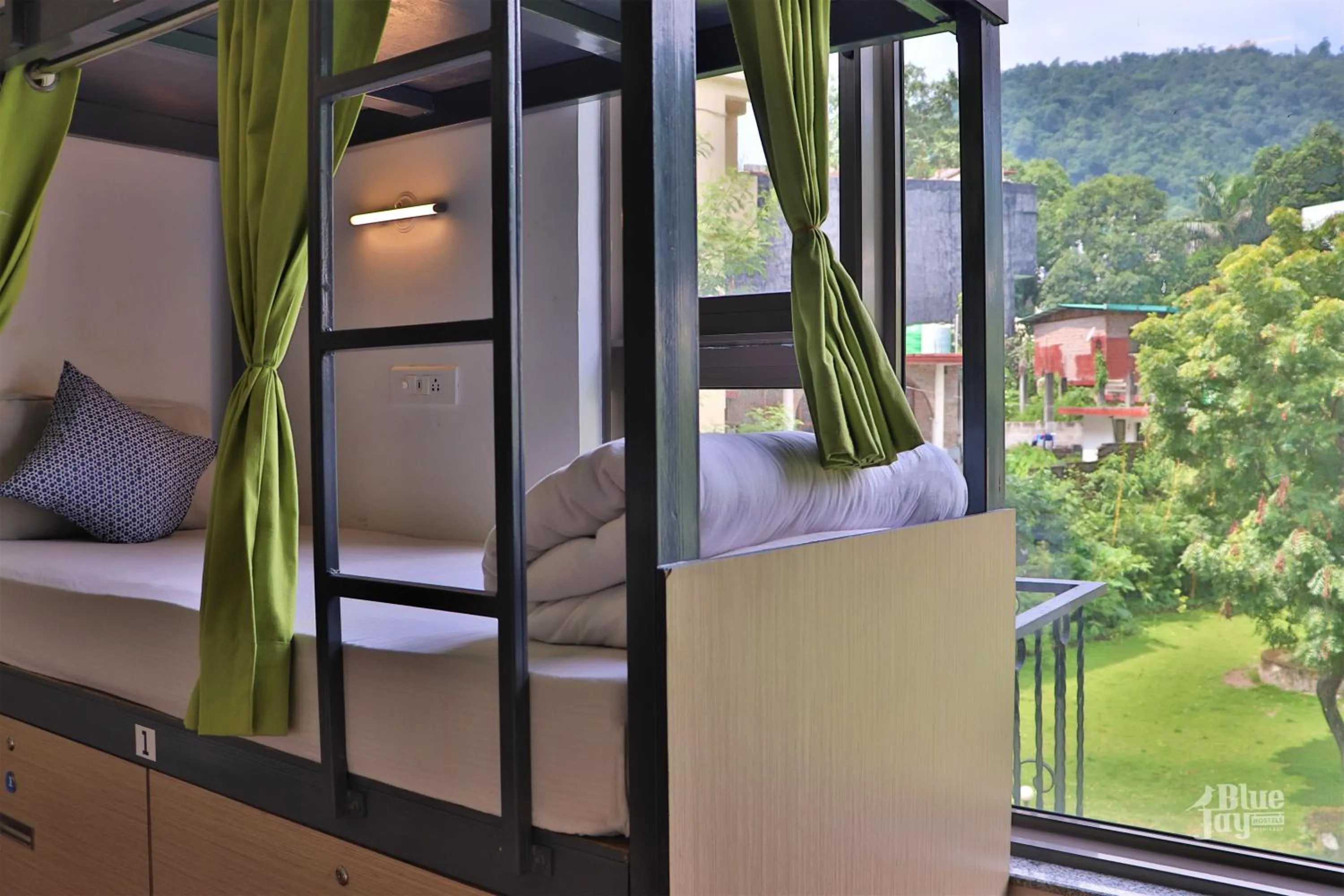 Garden view in The Blue Jay Hostel - Dorms & Rooms