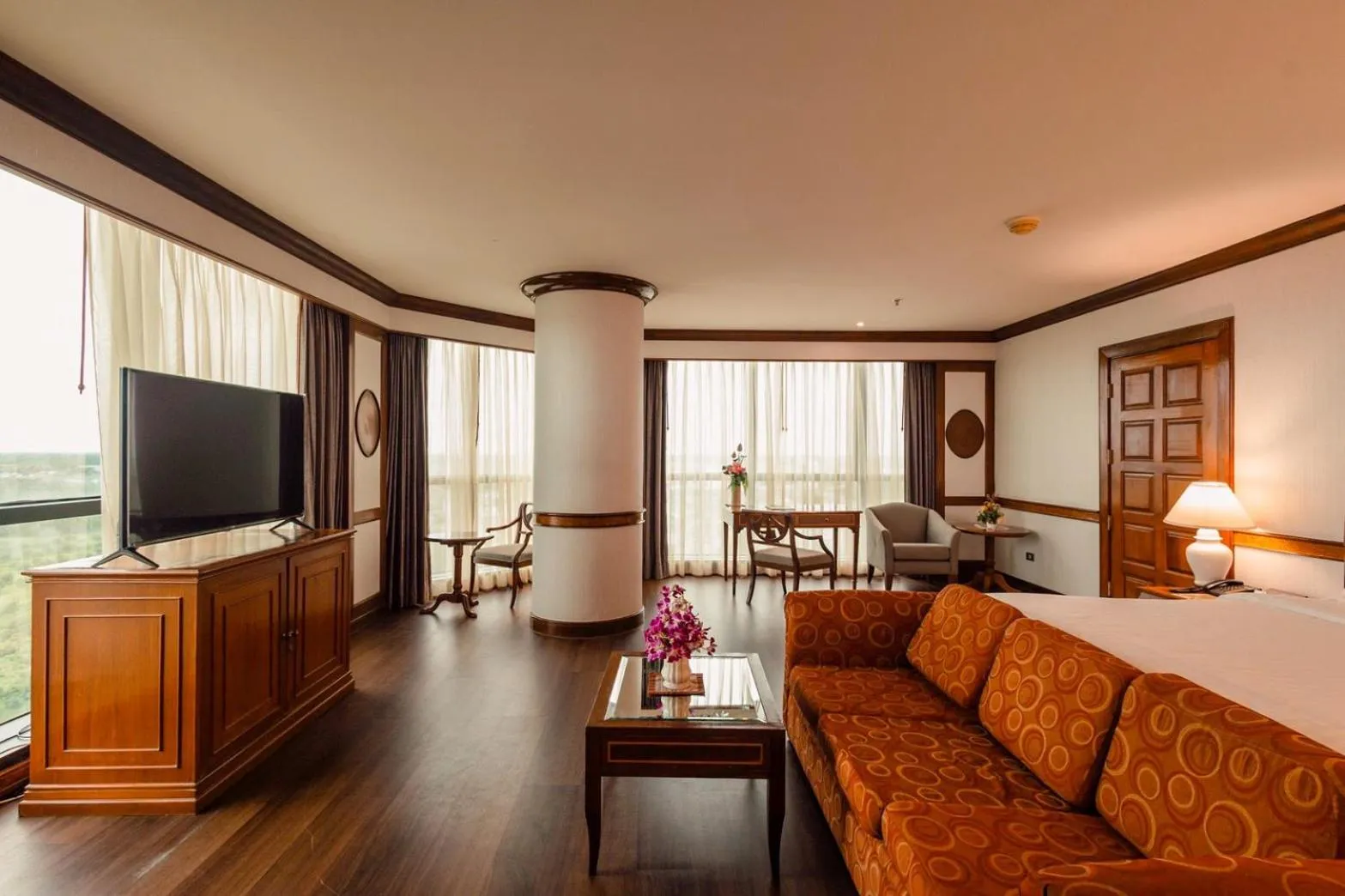 Bed in The Twin Lotus Hotel