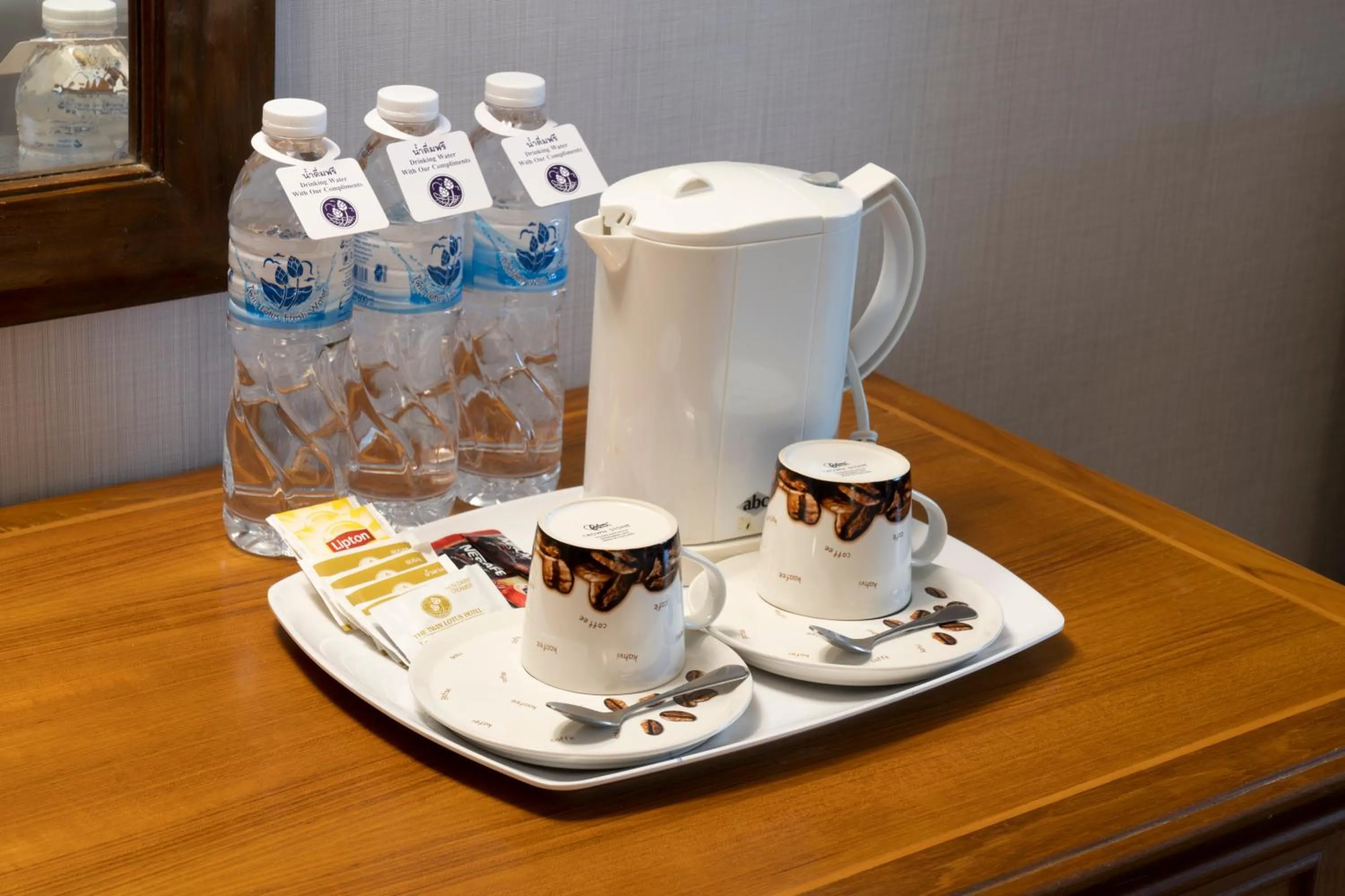 Coffee/tea facilities in The Twin Lotus Hotel
