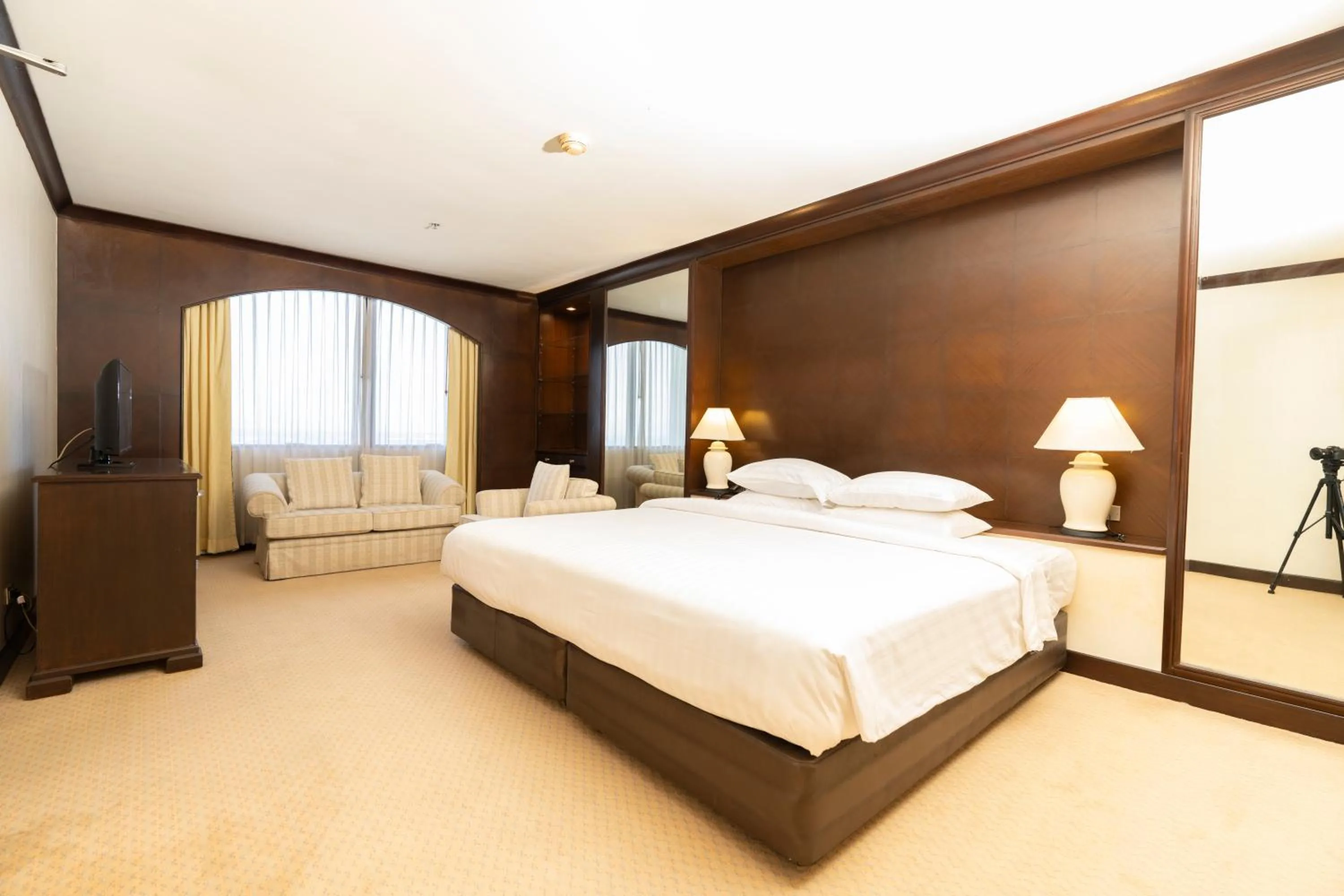 Bed in The Twin Lotus Hotel