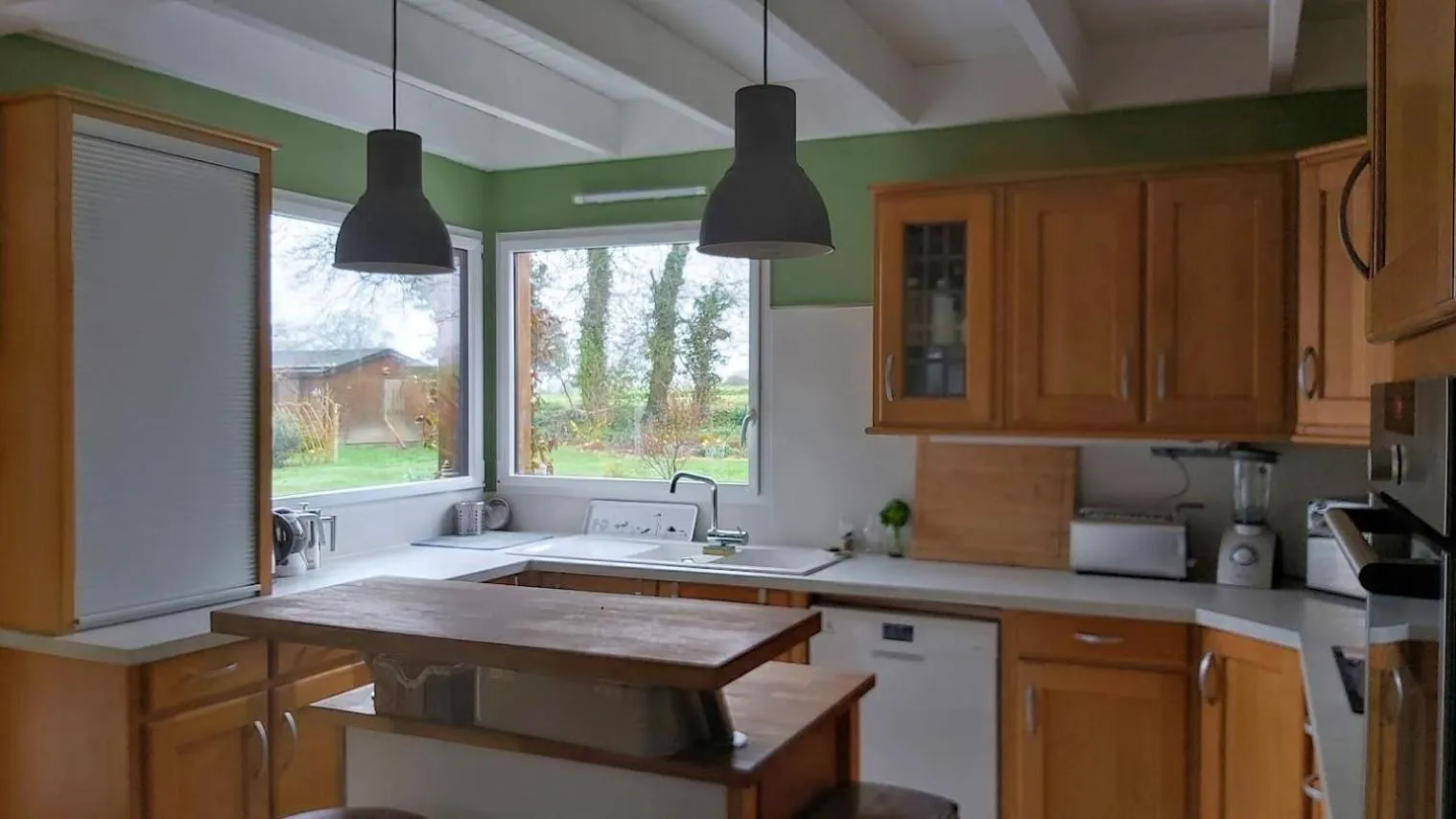 Communal kitchen in L'Oustaou du Bodo