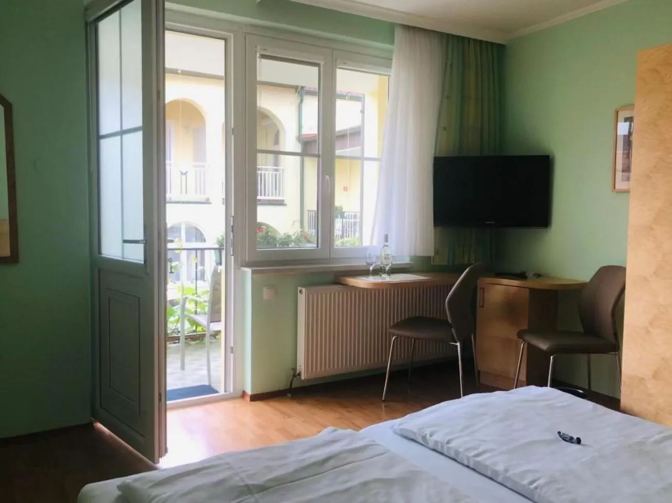 TV and multimedia, Bed in Pension Peterhof