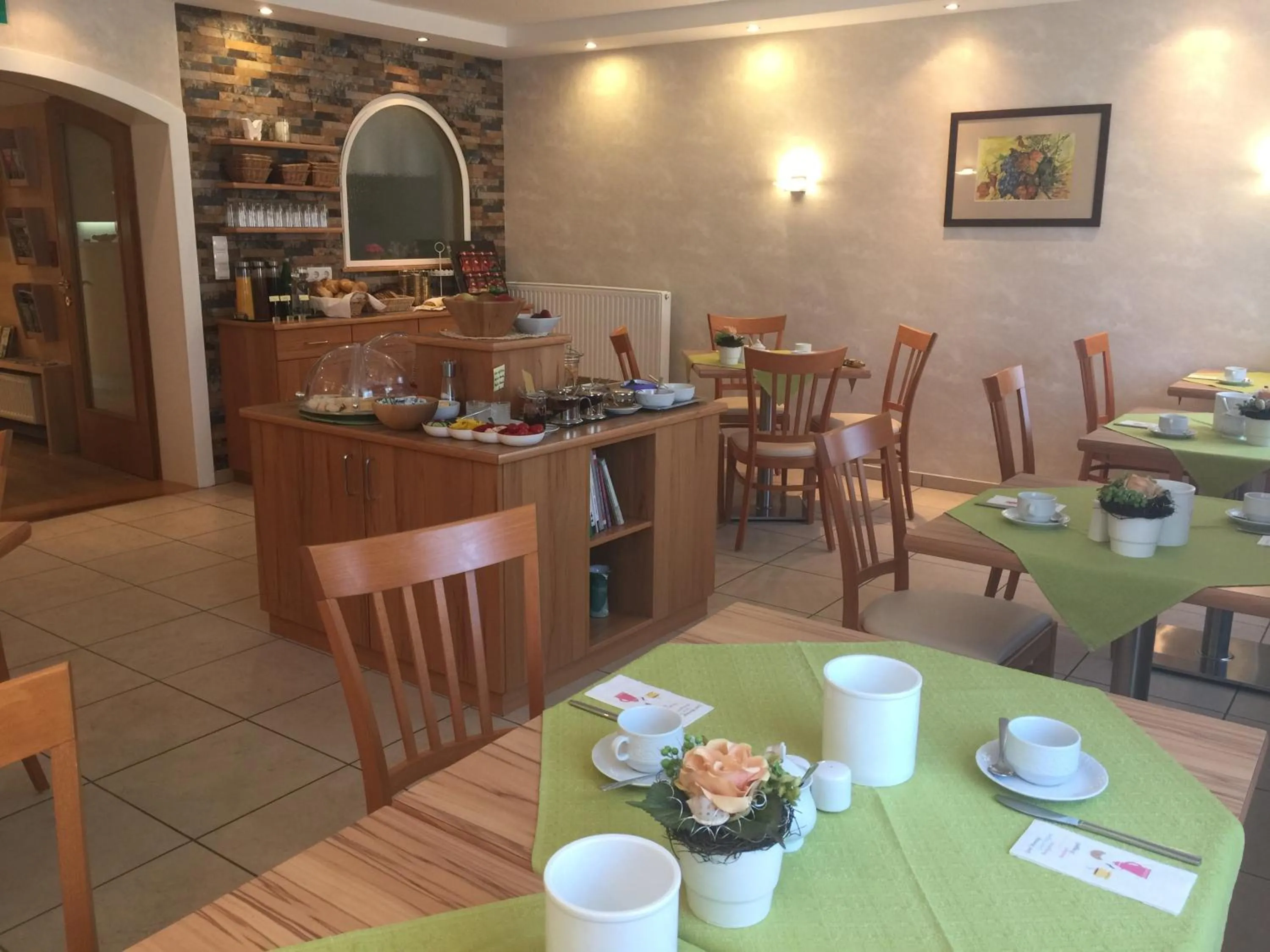 Restaurant/places to eat in Pension Peterhof