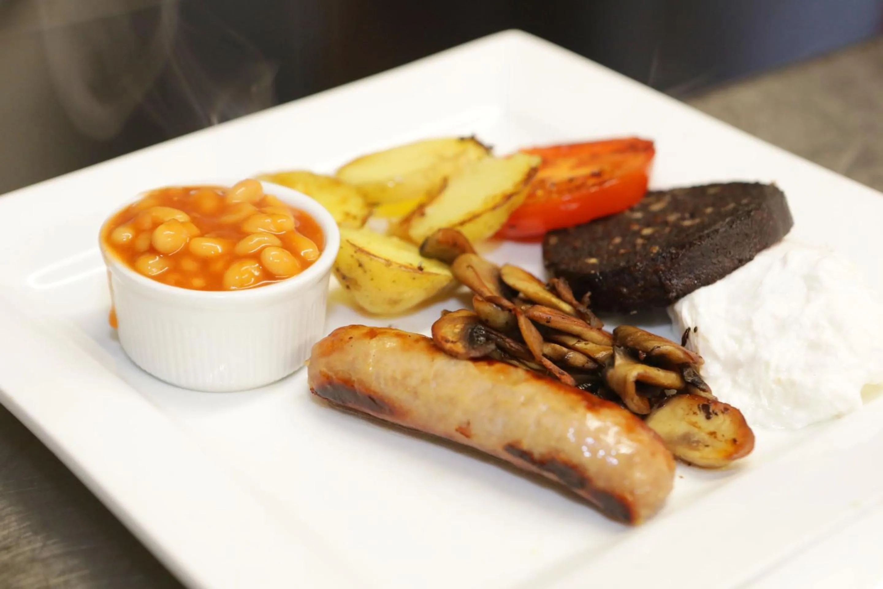 Breakfast in Bryn Woodlands House