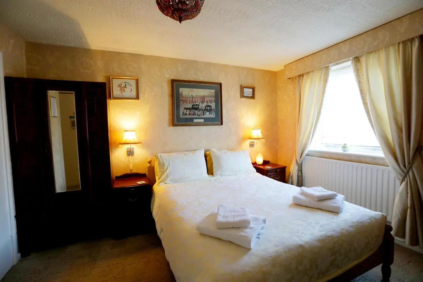 Standard Quadruple Room - single occupancy in Bryn Woodlands House Standard Quadruple Room - single occupancy in Bryn Woodlands House