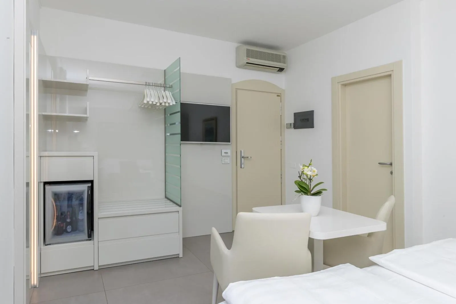 Photo of the whole room, Bed in Hotel Vega