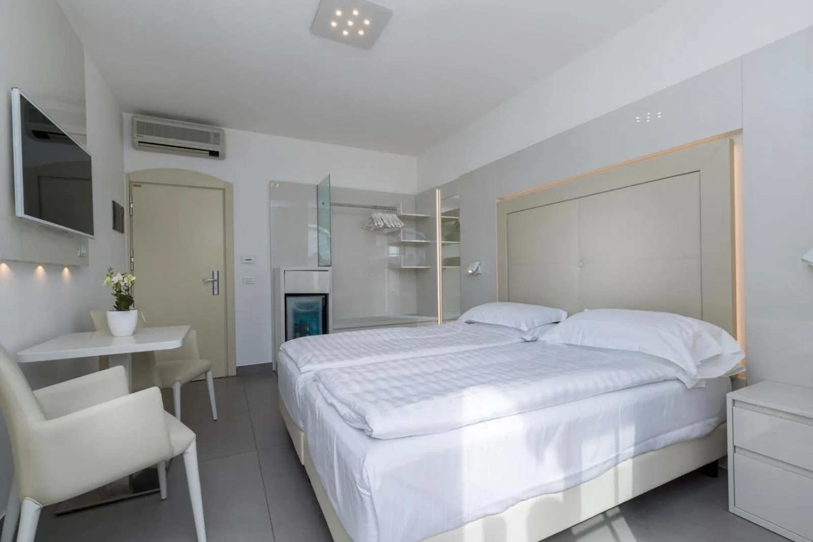 Photo of the whole room, Bed in Hotel Vega