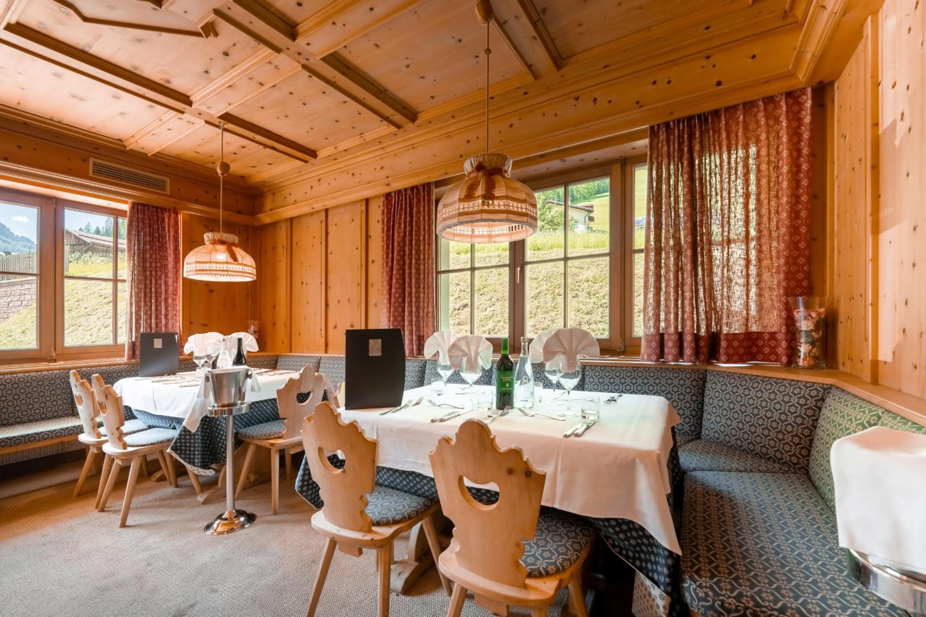 Lounge or bar in Hotel Dolomites Inn