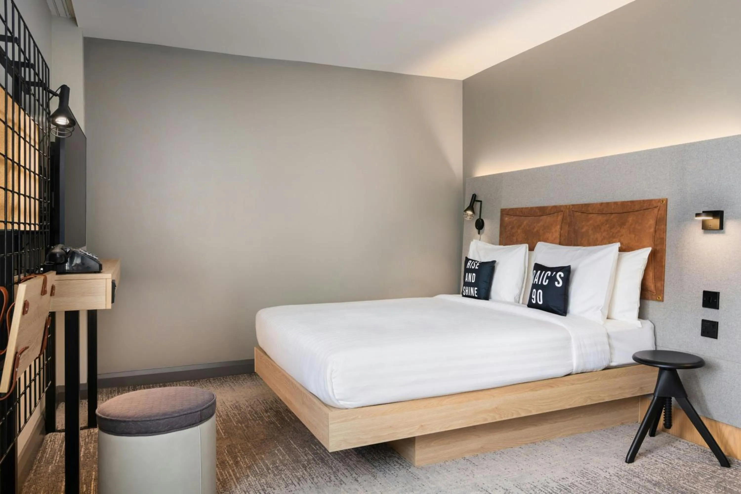 Photo of the whole room, Bed in Moxy Belfast City