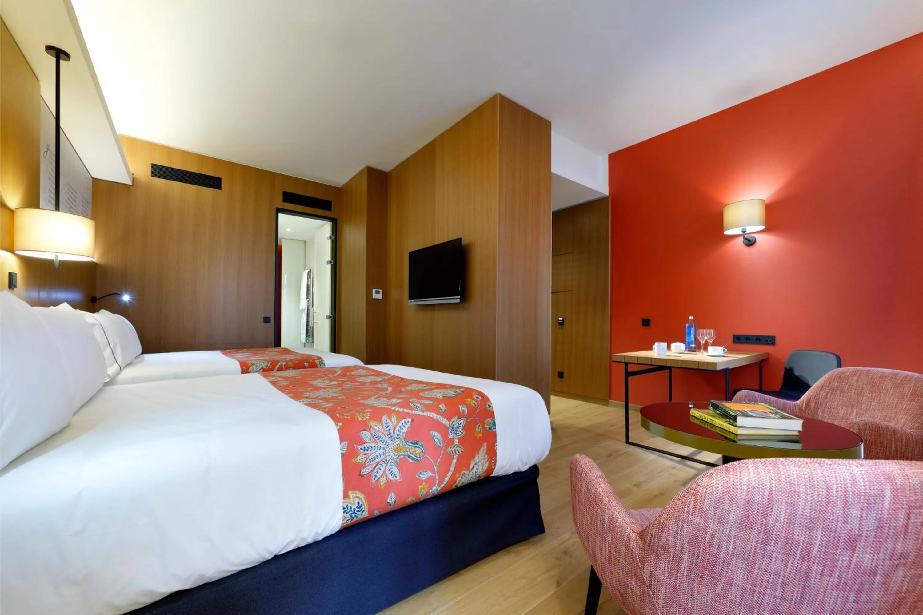 Photo of the whole room, Bed in Áurea Catedral by Eurostars Hotel Company