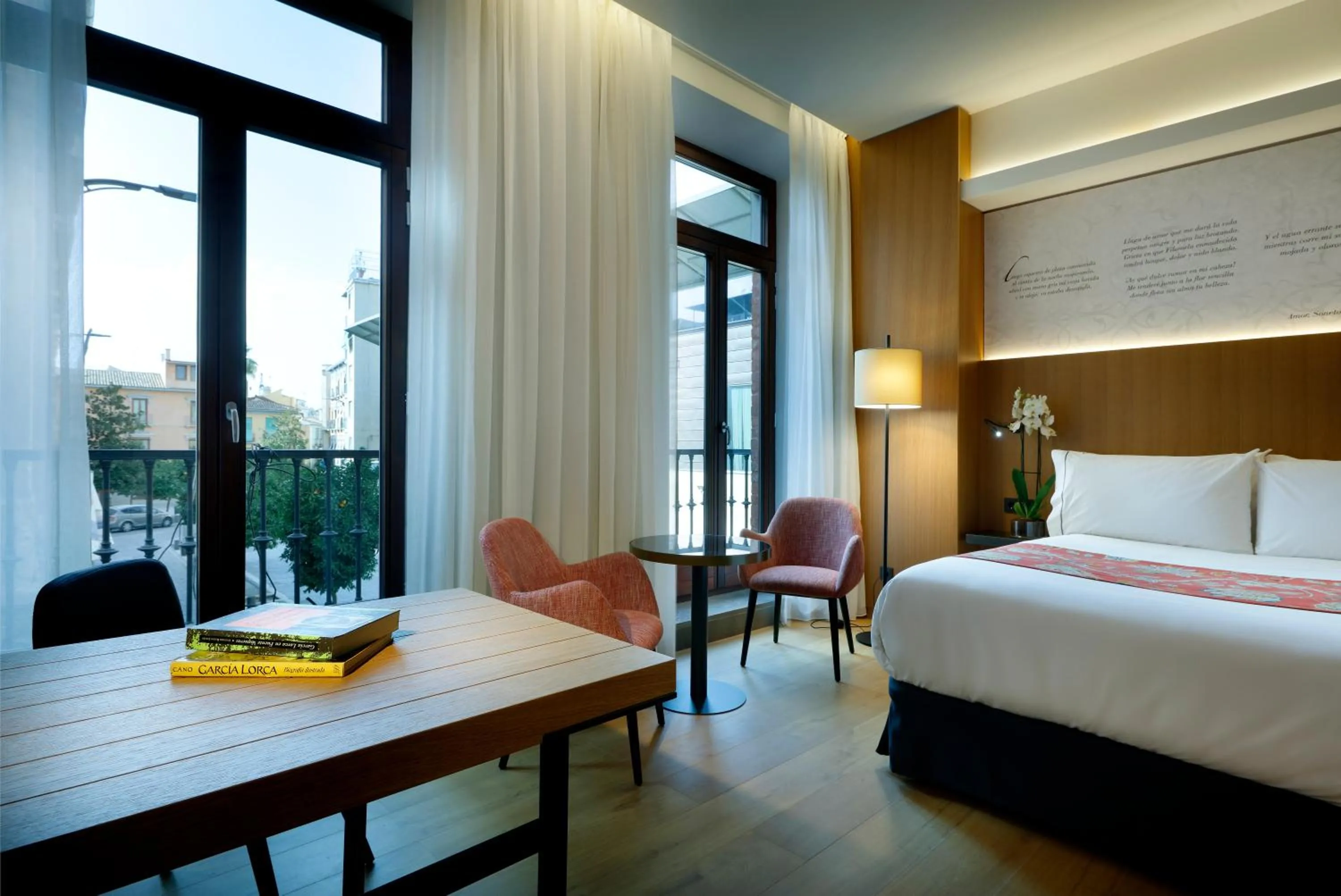Photo of the whole room, Bed in Áurea Catedral by Eurostars Hotel Company