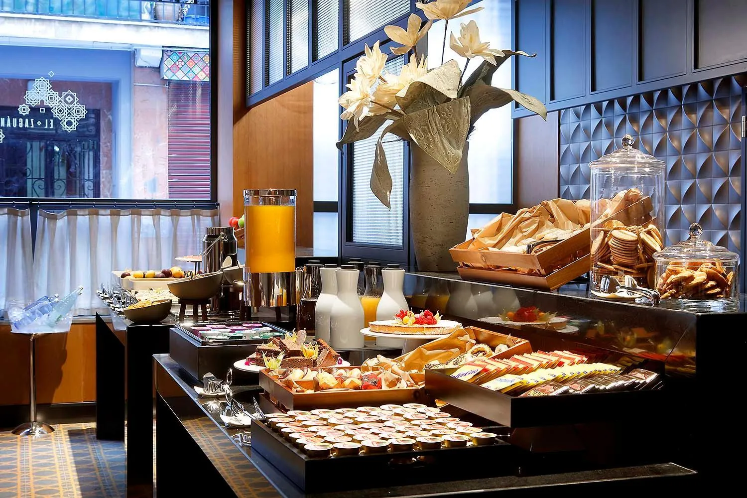 Buffet breakfast in Áurea Catedral by Eurostars Hotel Company