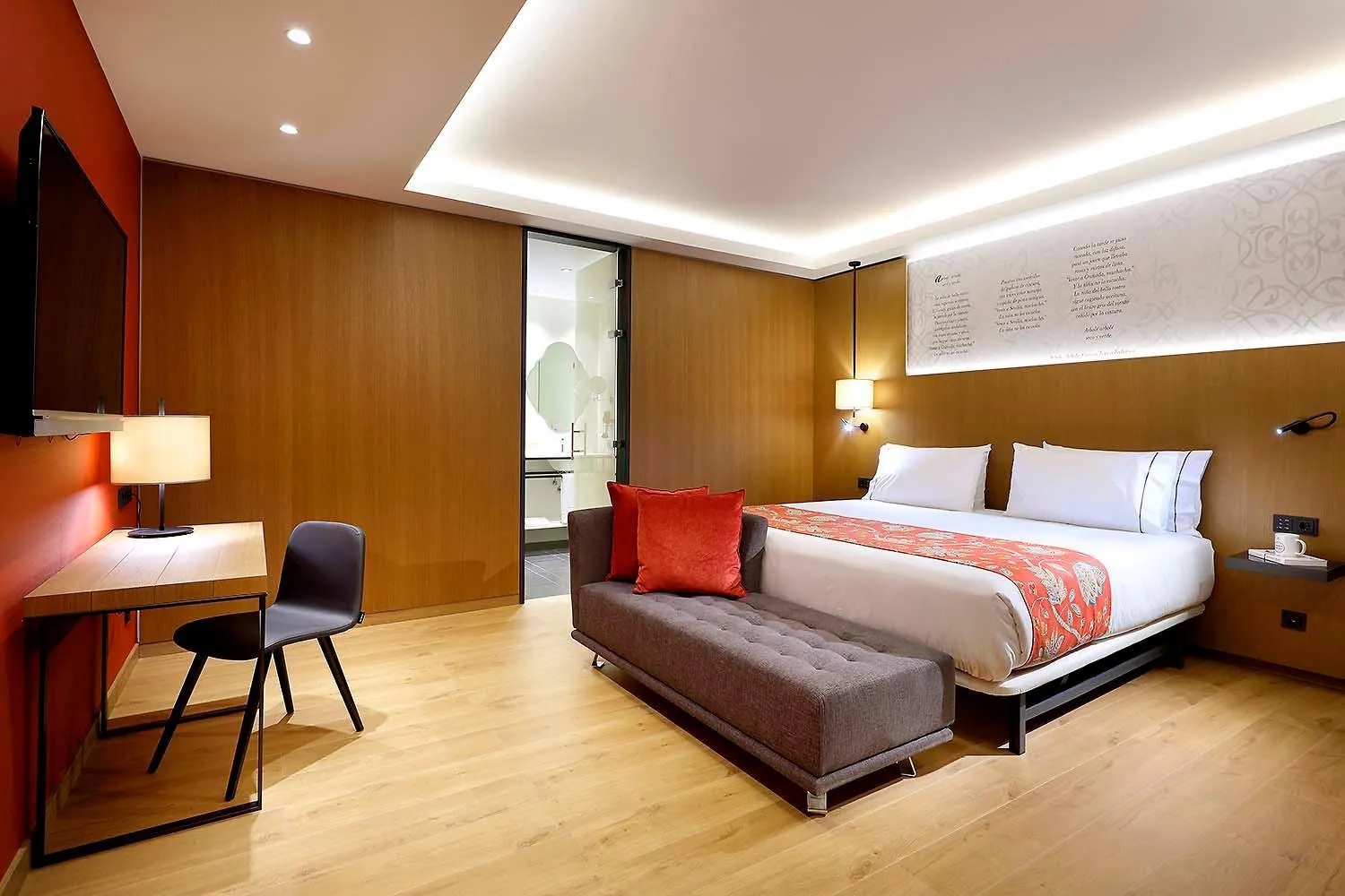 Photo of the whole room, Bed in Áurea Catedral by Eurostars Hotel Company