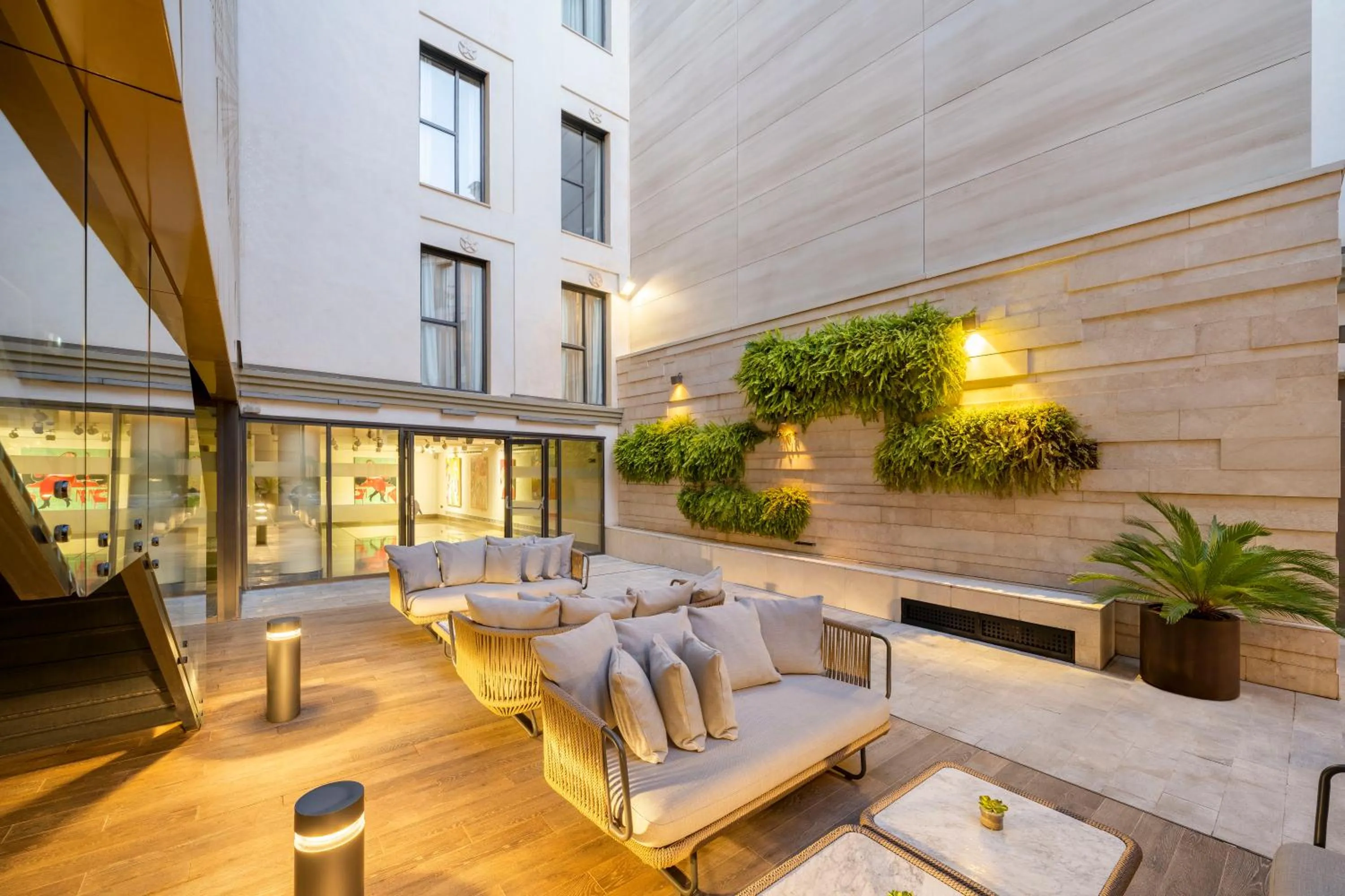 Patio in Áurea Catedral by Eurostars Hotel Company