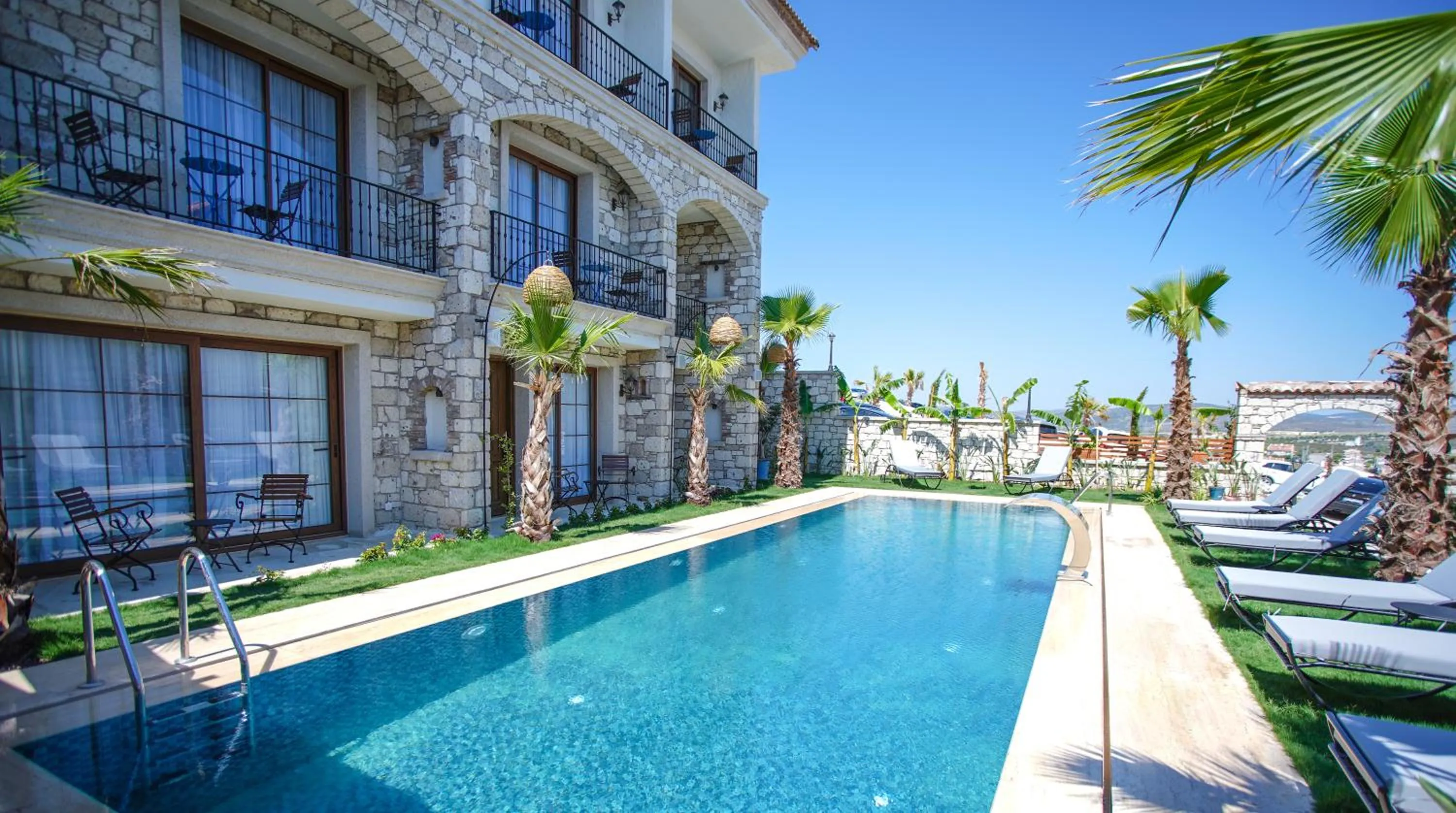 Avalon Boutique Hotel & Suites