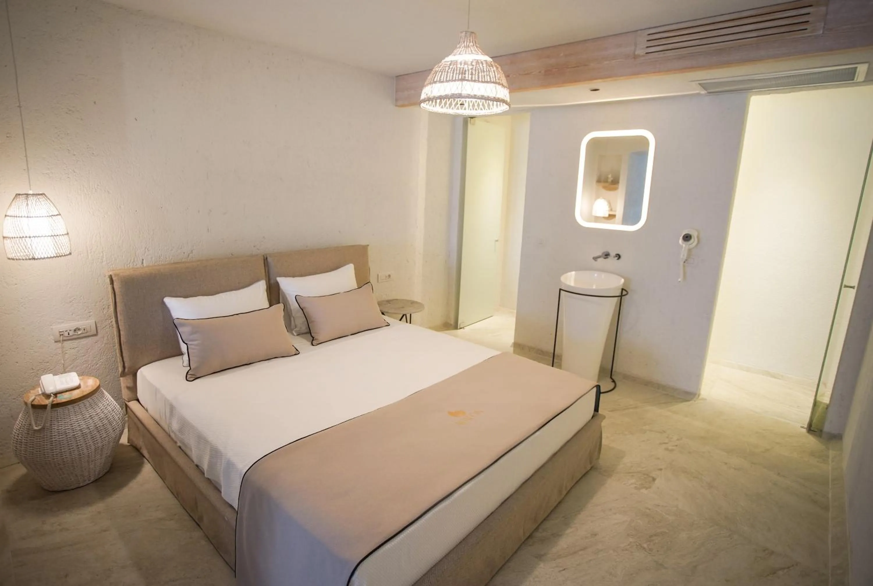 Avalon Boutique Hotel & Suites