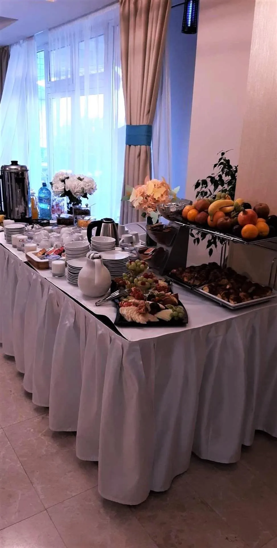 Breakfast in Hotel Afrodita -Valenii De Munte