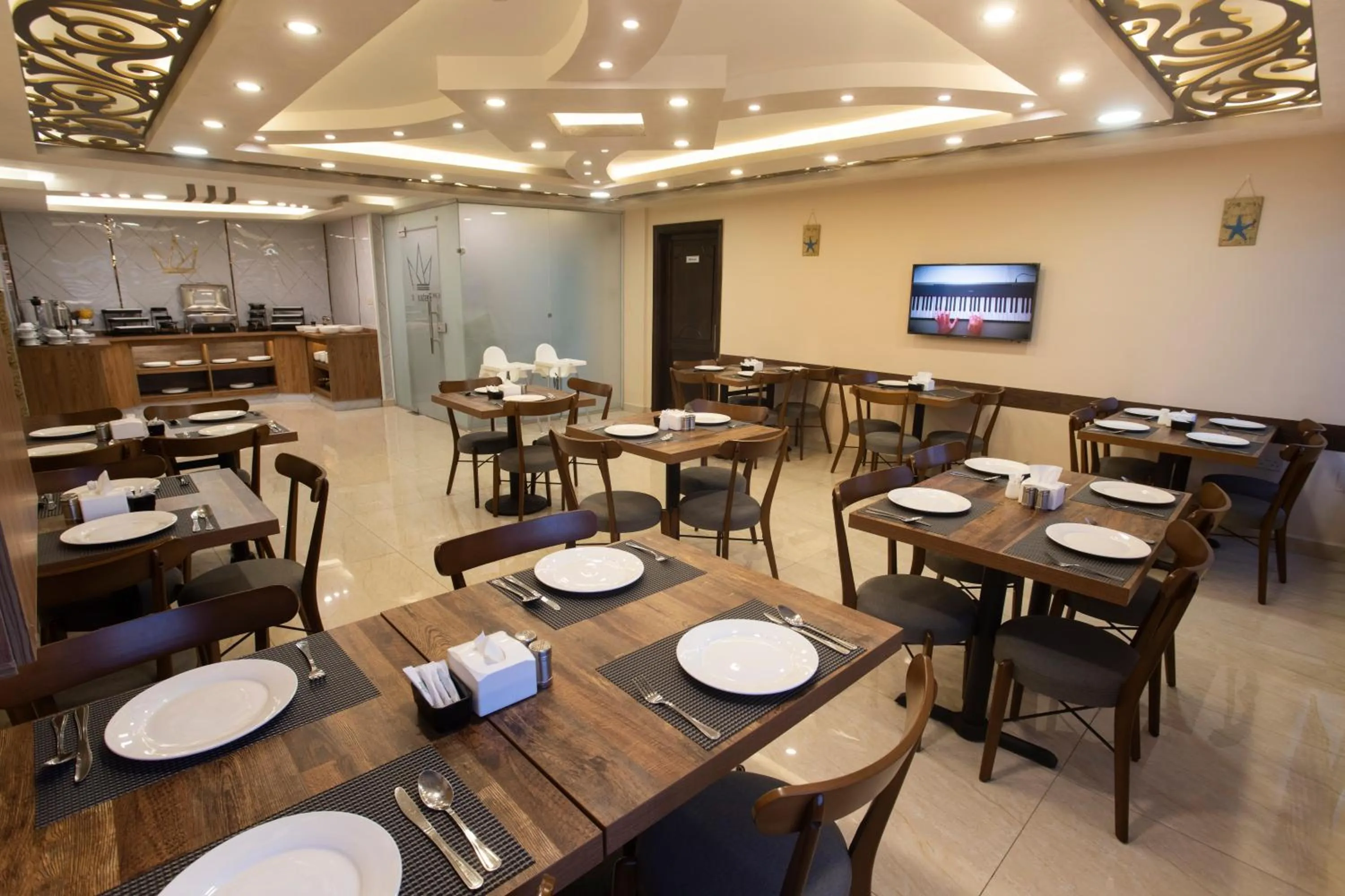 Restaurant/places to eat in TAJ Hotel