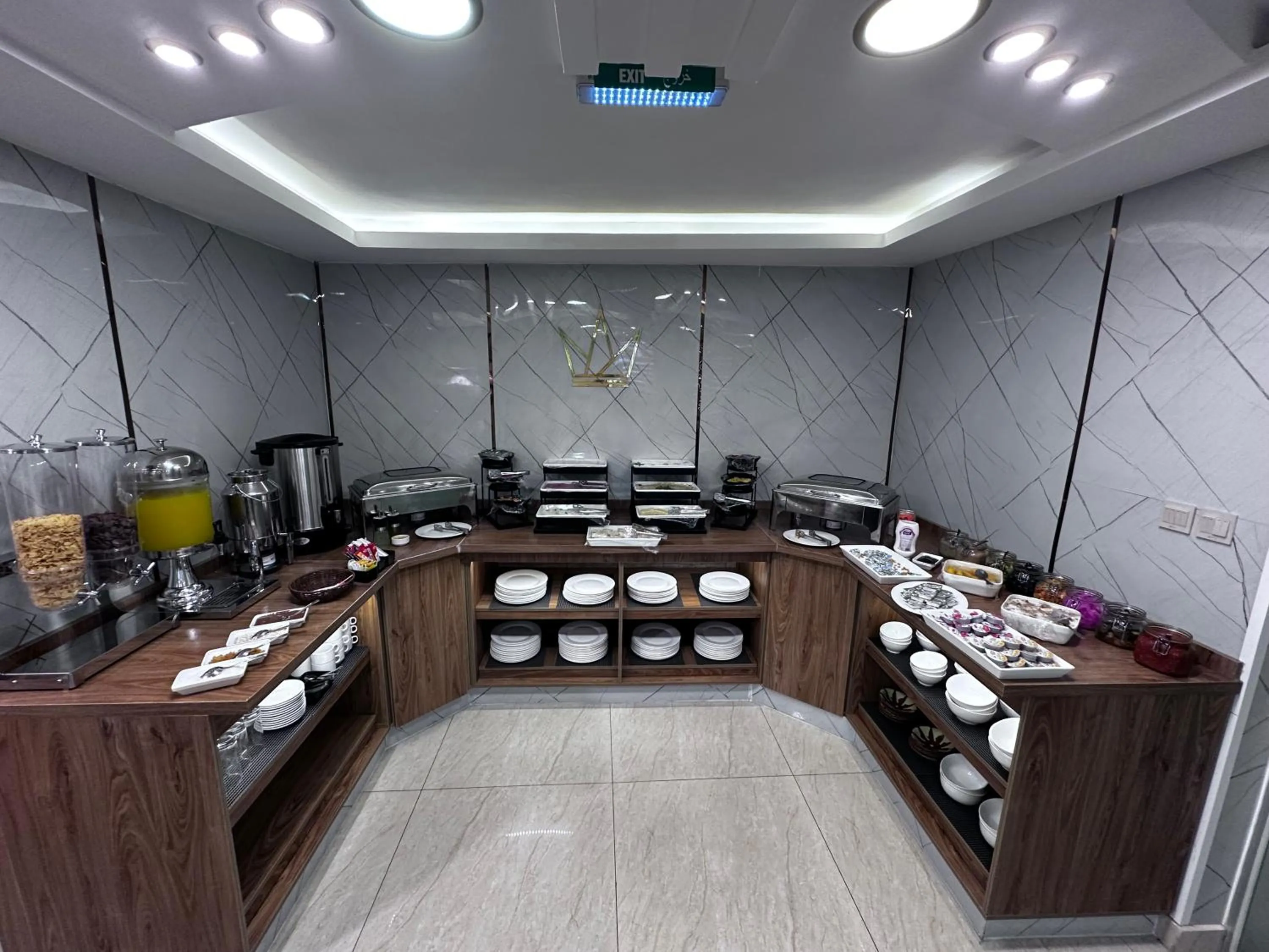 Restaurant/places to eat in TAJ Hotel