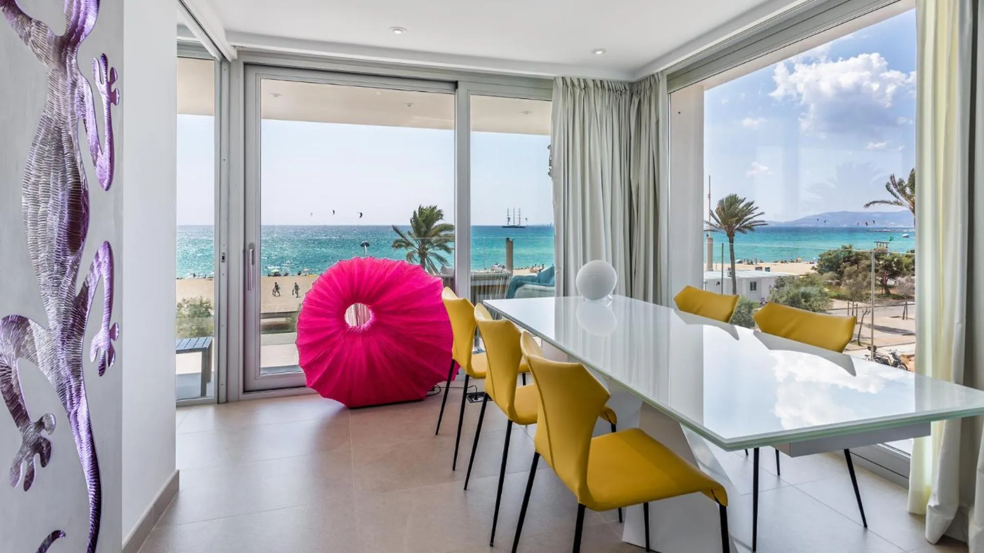 Dining area in The Hype Beachhouse