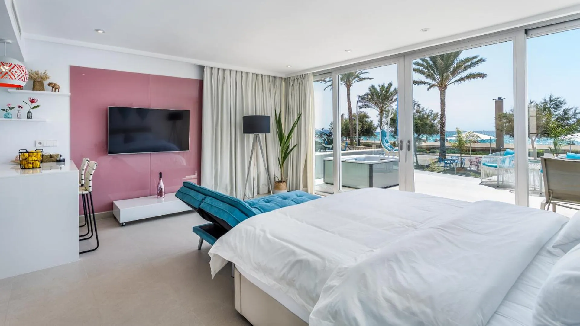 Photo of the whole room, Bed in The Hype Beachhouse