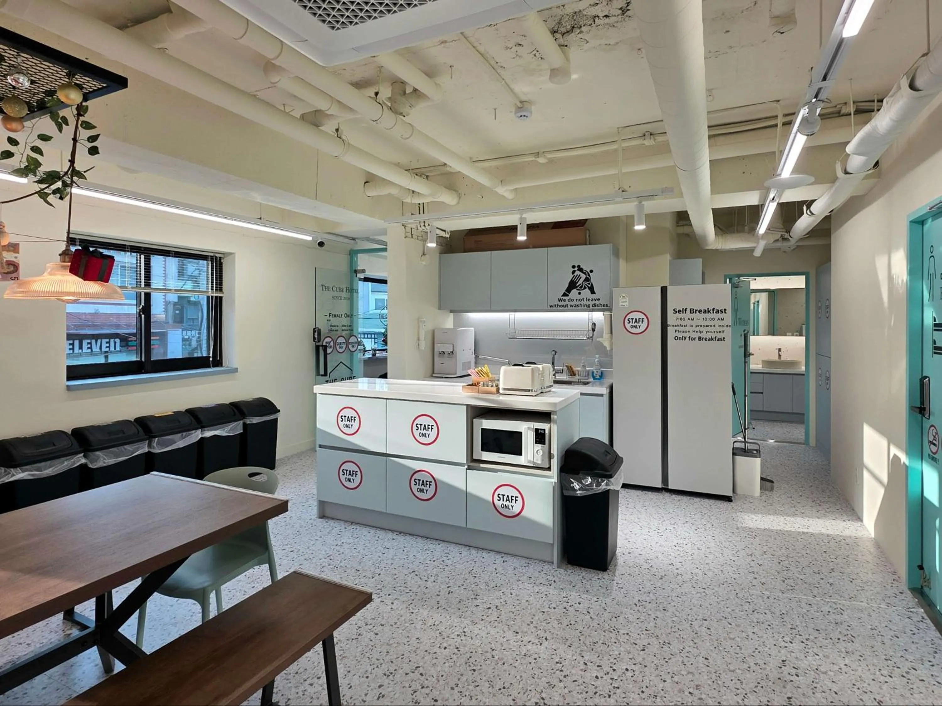 Kitchen or kitchenette in The Cube Hotel