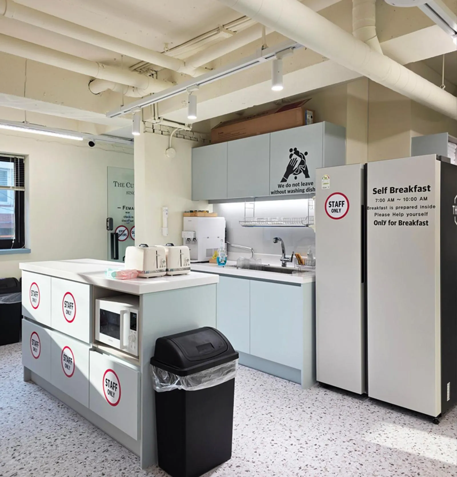 Kitchen or kitchenette in The Cube Hotel