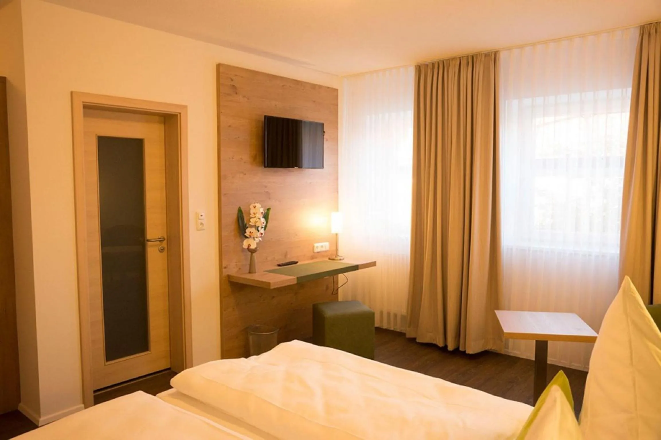 Bed in Gasthaus Schwarzer Adler