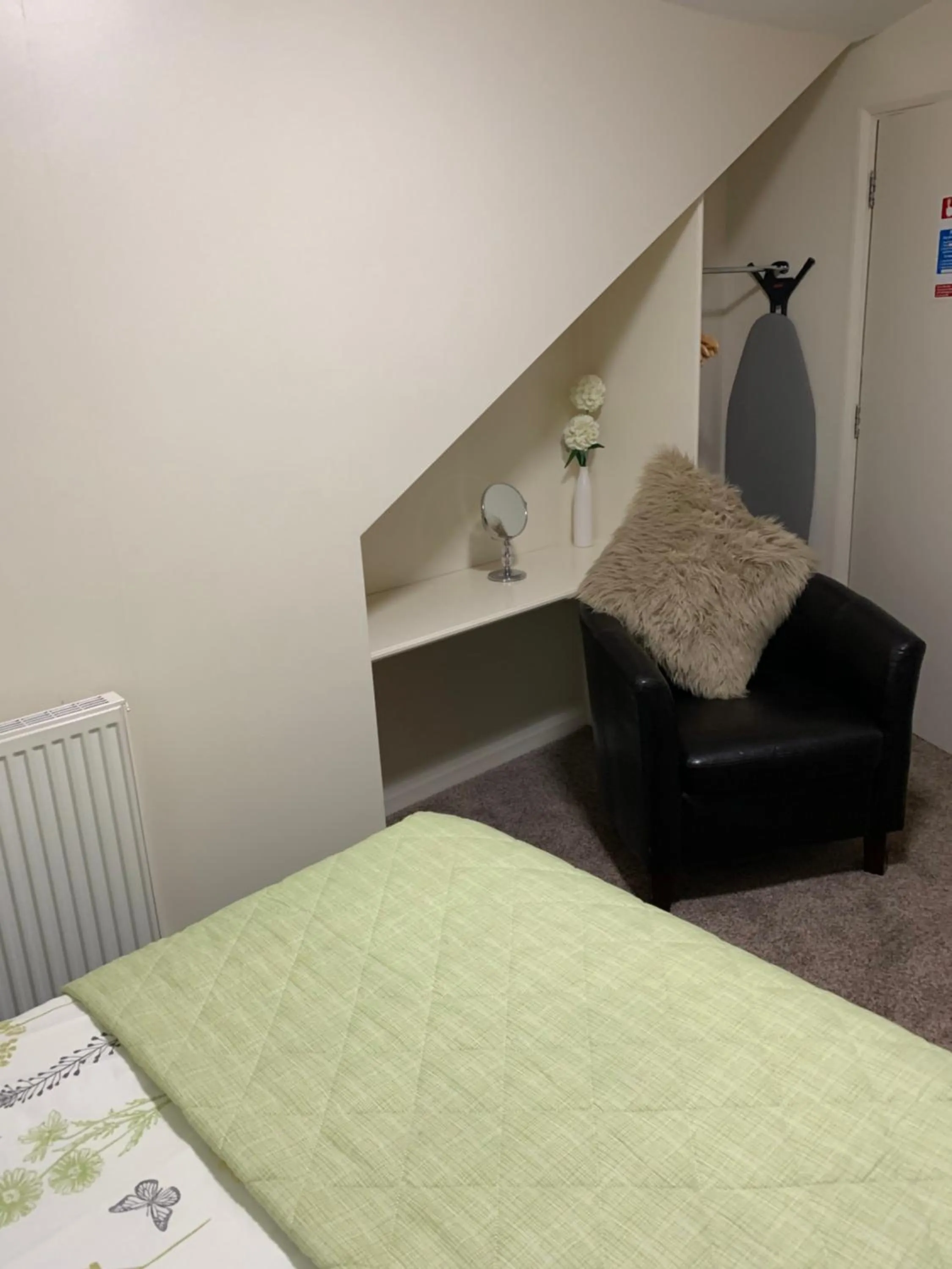 Bed in Redbeck Motel