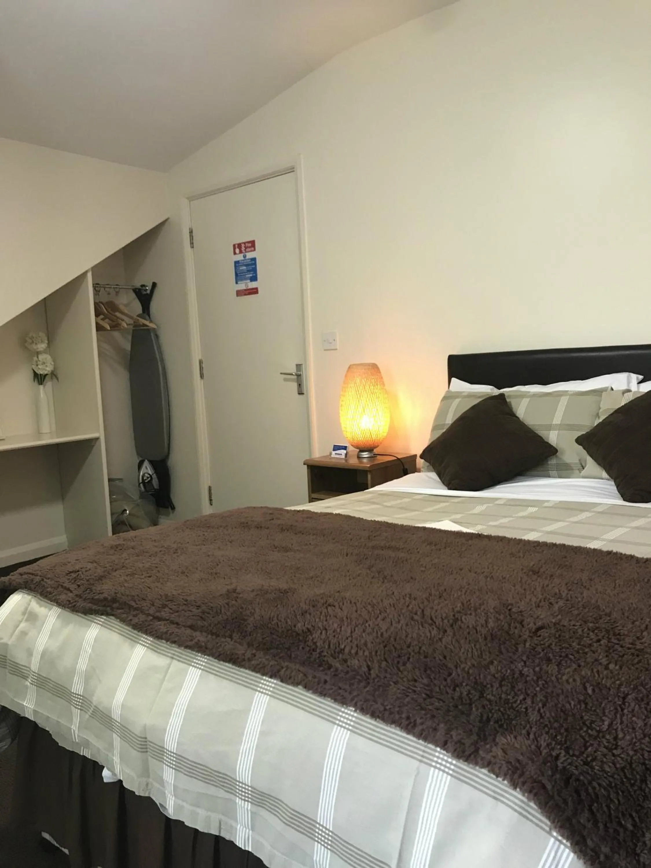 Bed in Redbeck Motel