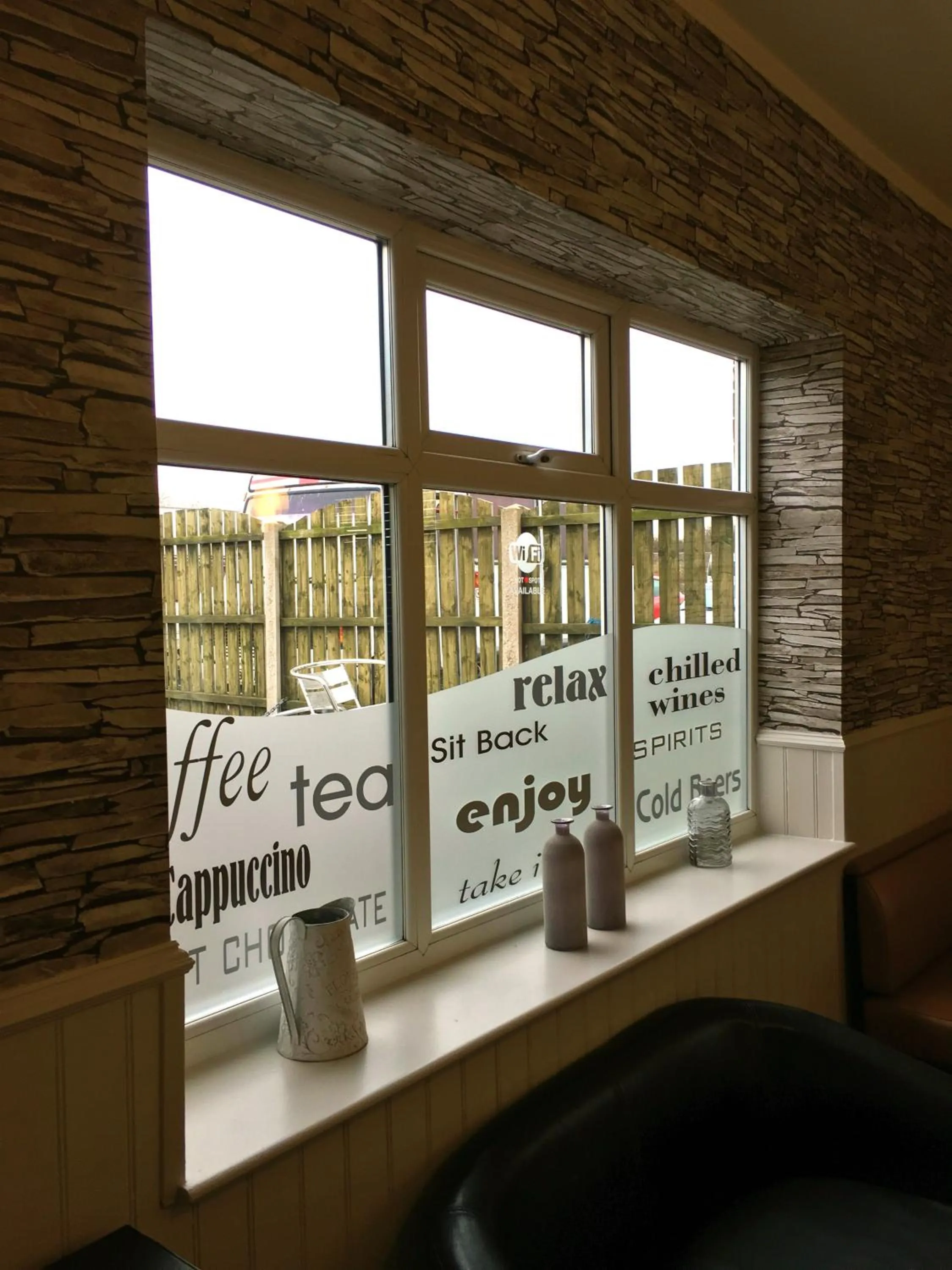 Lounge or bar in Redbeck Motel