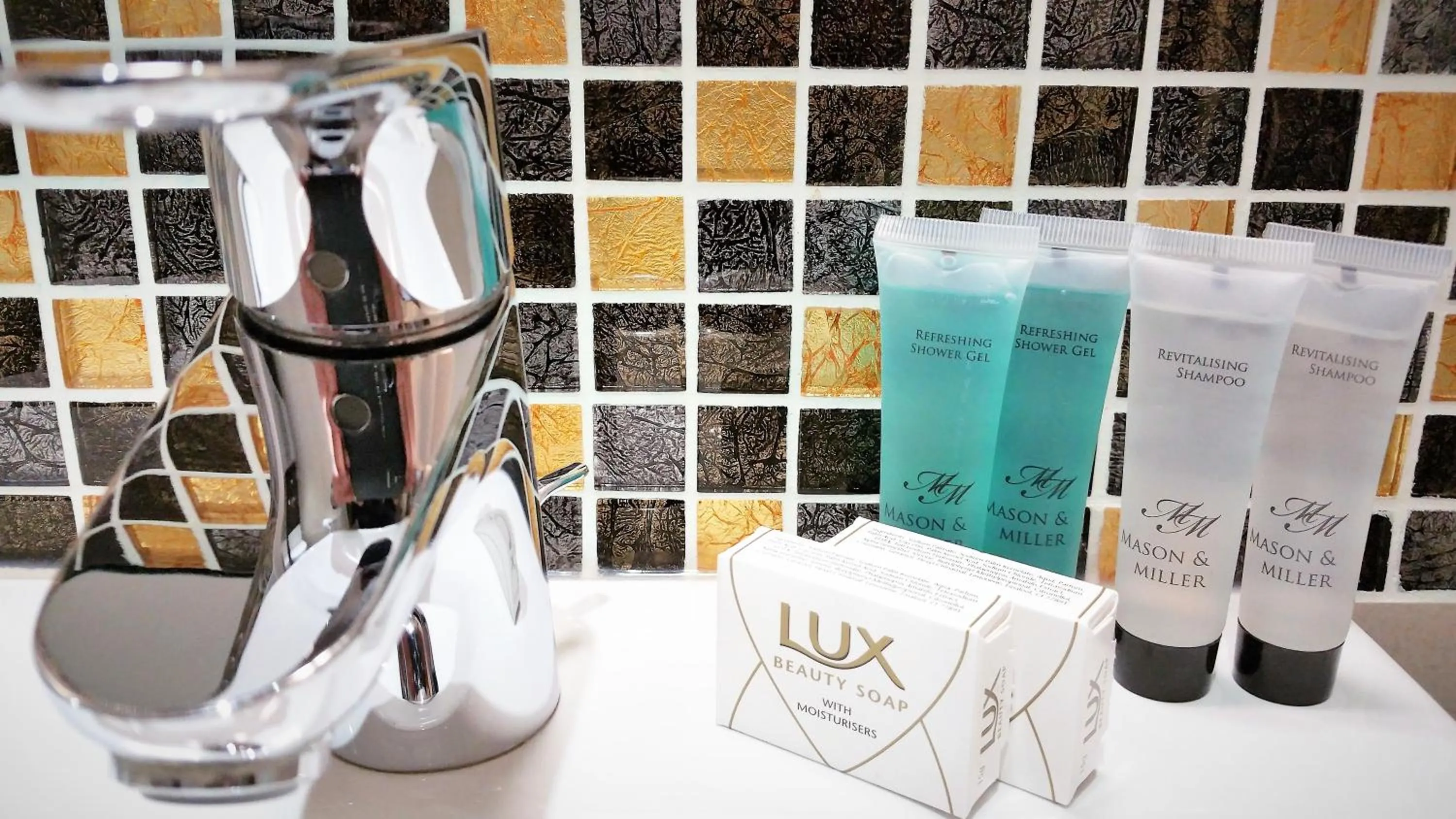 Bathroom in Chester Hotel