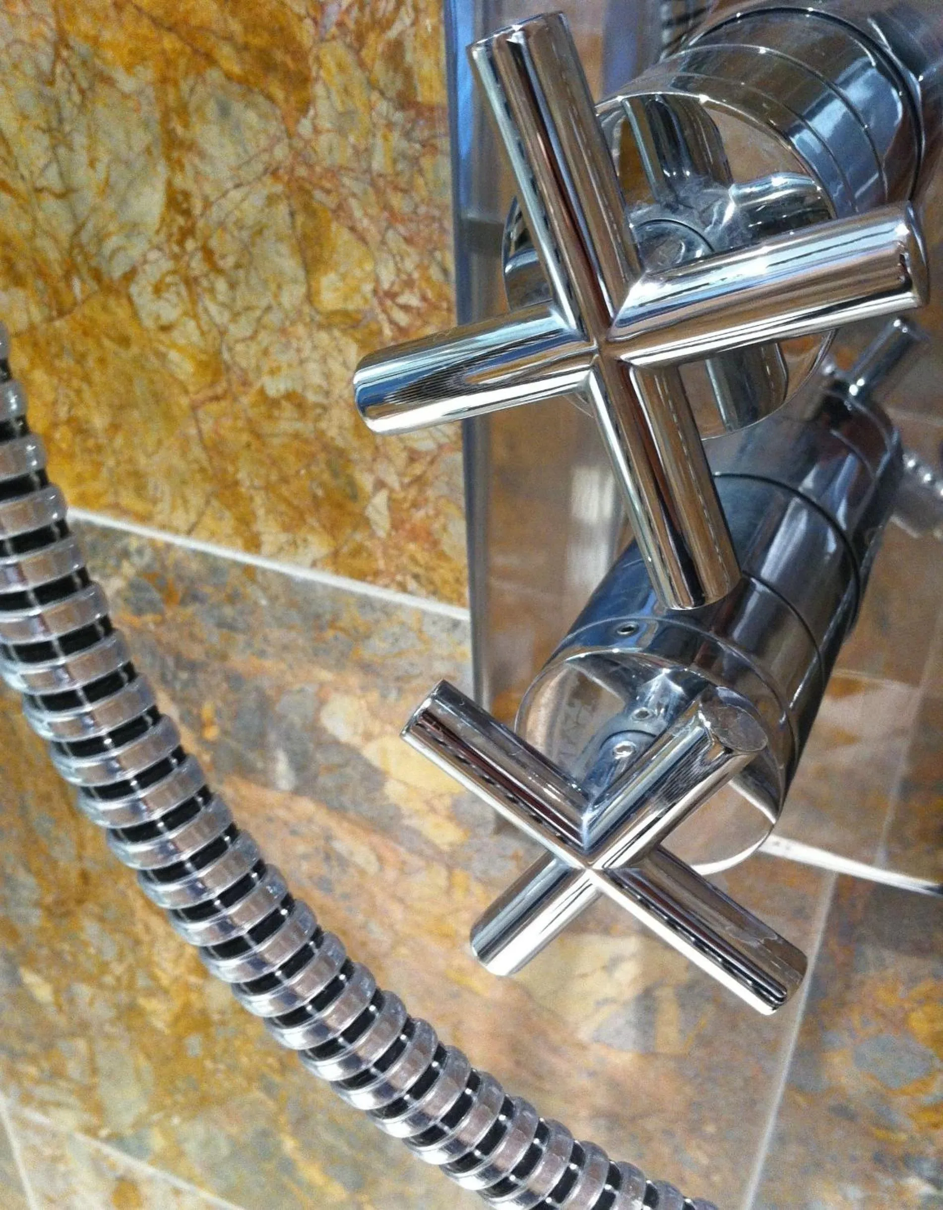 Shower in Chester Hotel