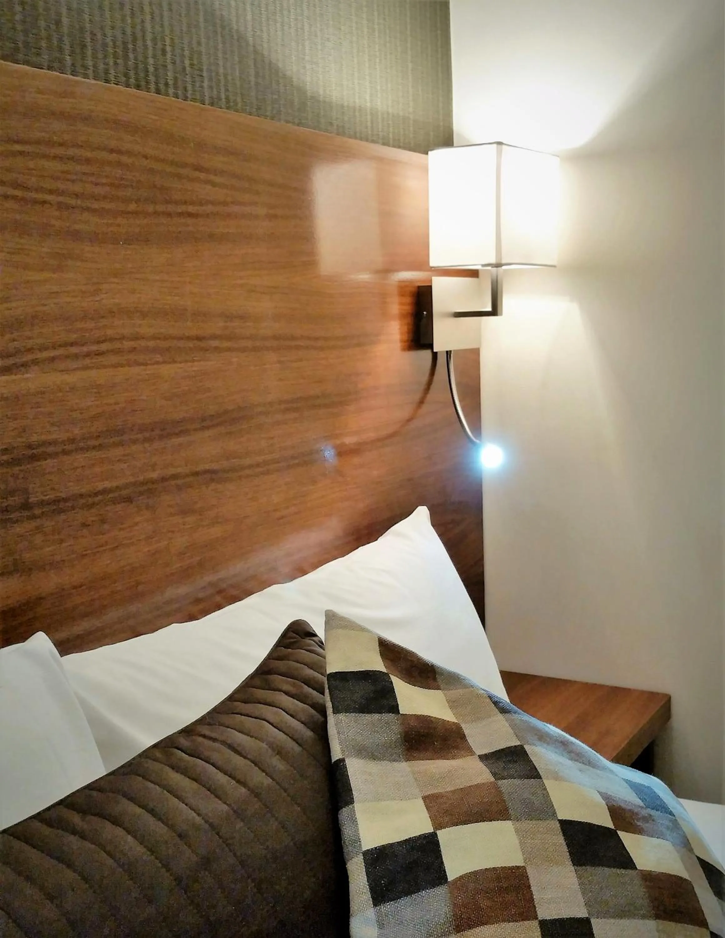 Seating area, Bed in Chester Hotel