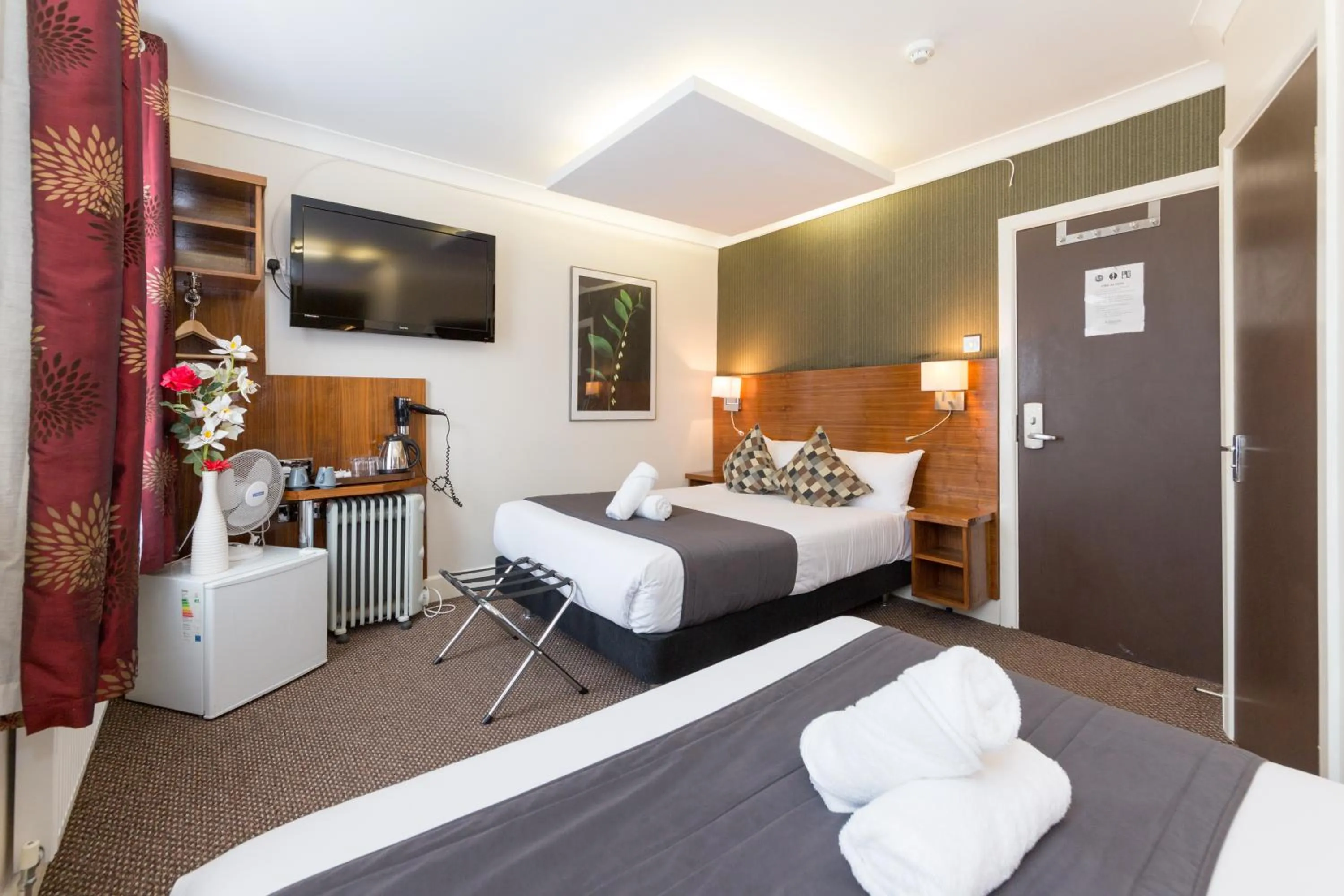 Bedroom, Bed in Chester Hotel