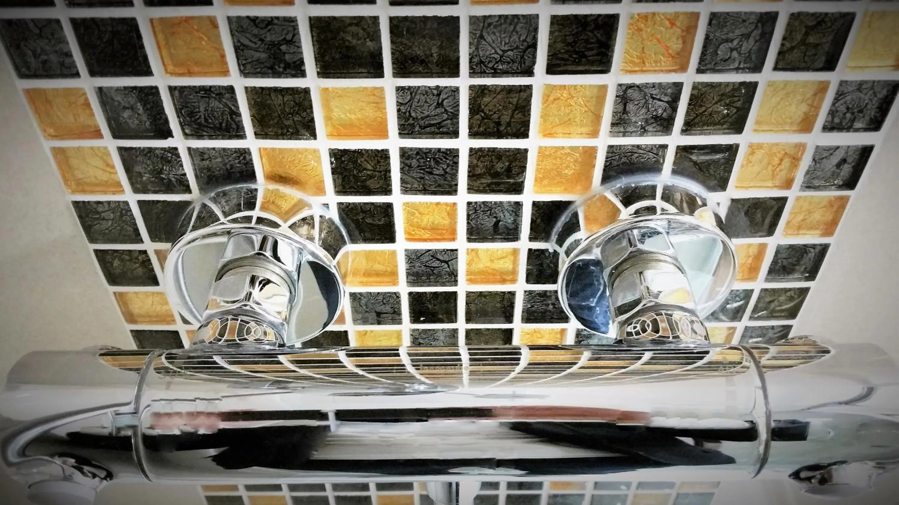 Shower in Chester Hotel