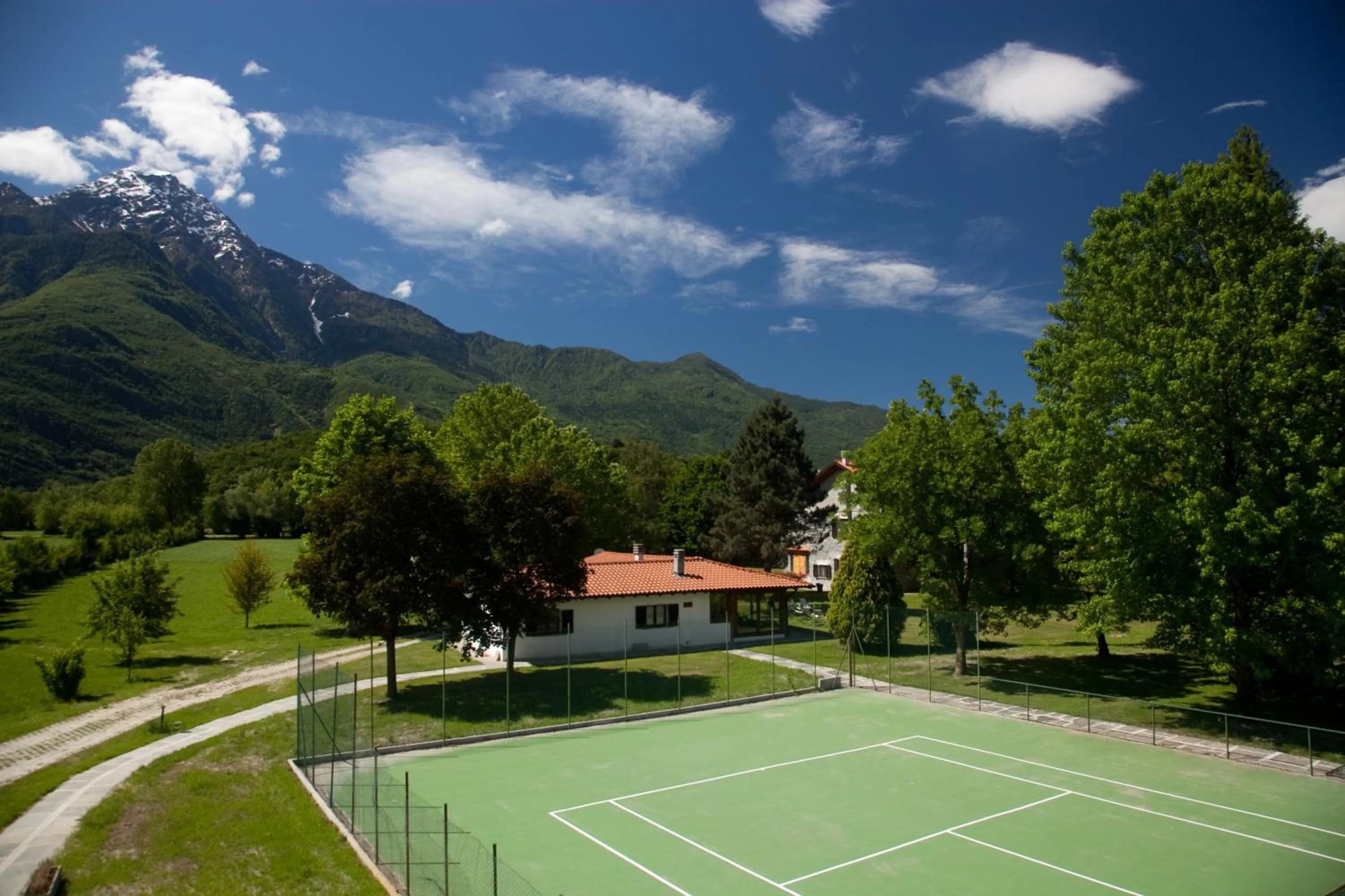 Tennis court in Cascina Borgofrancone